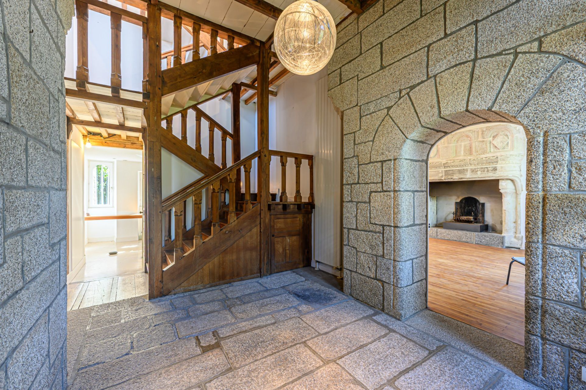 luxury property 15 Rooms for sale on PONT AVEN (29930)
