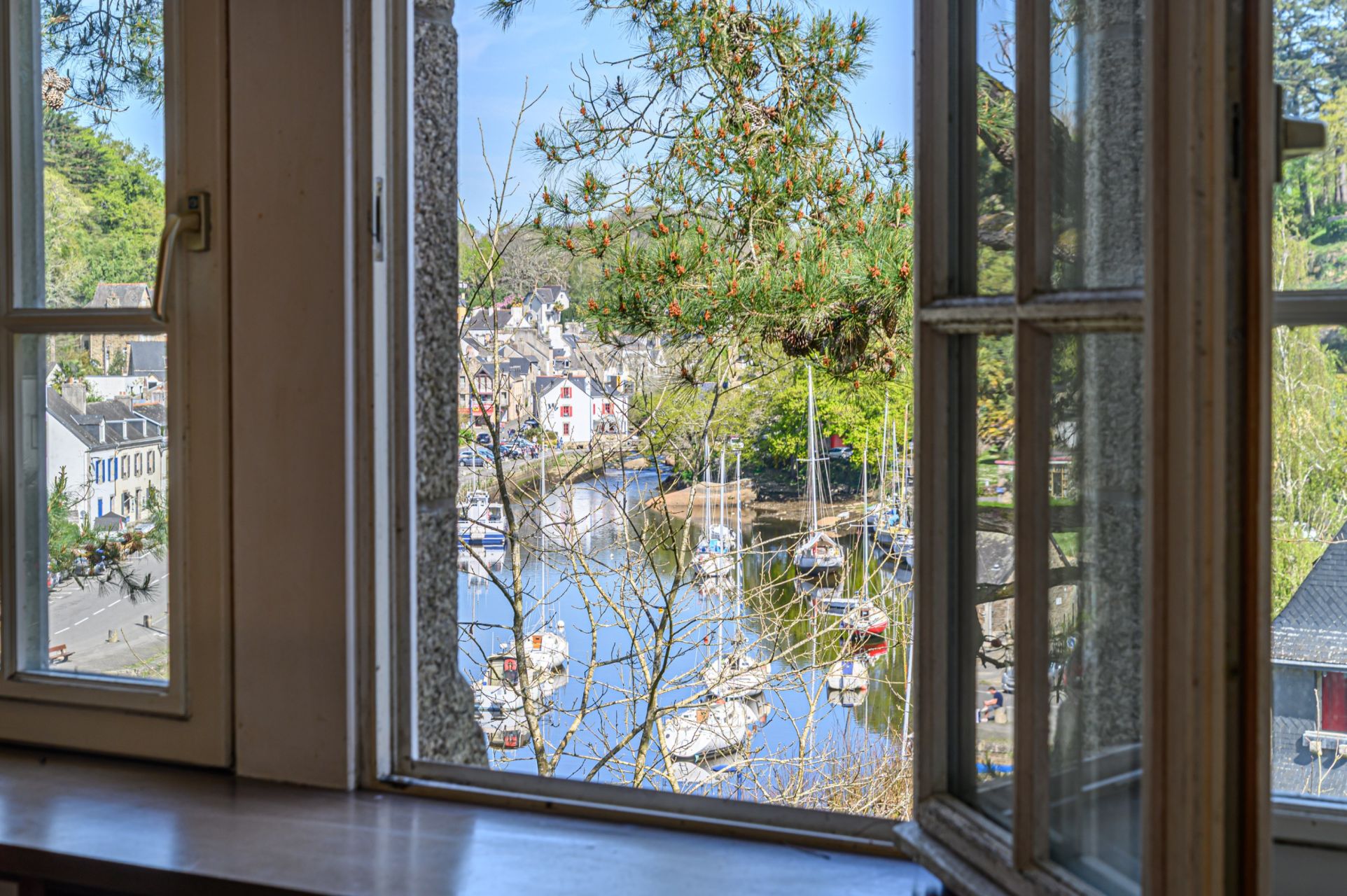 luxury property 15 Rooms for sale on PONT AVEN (29930)