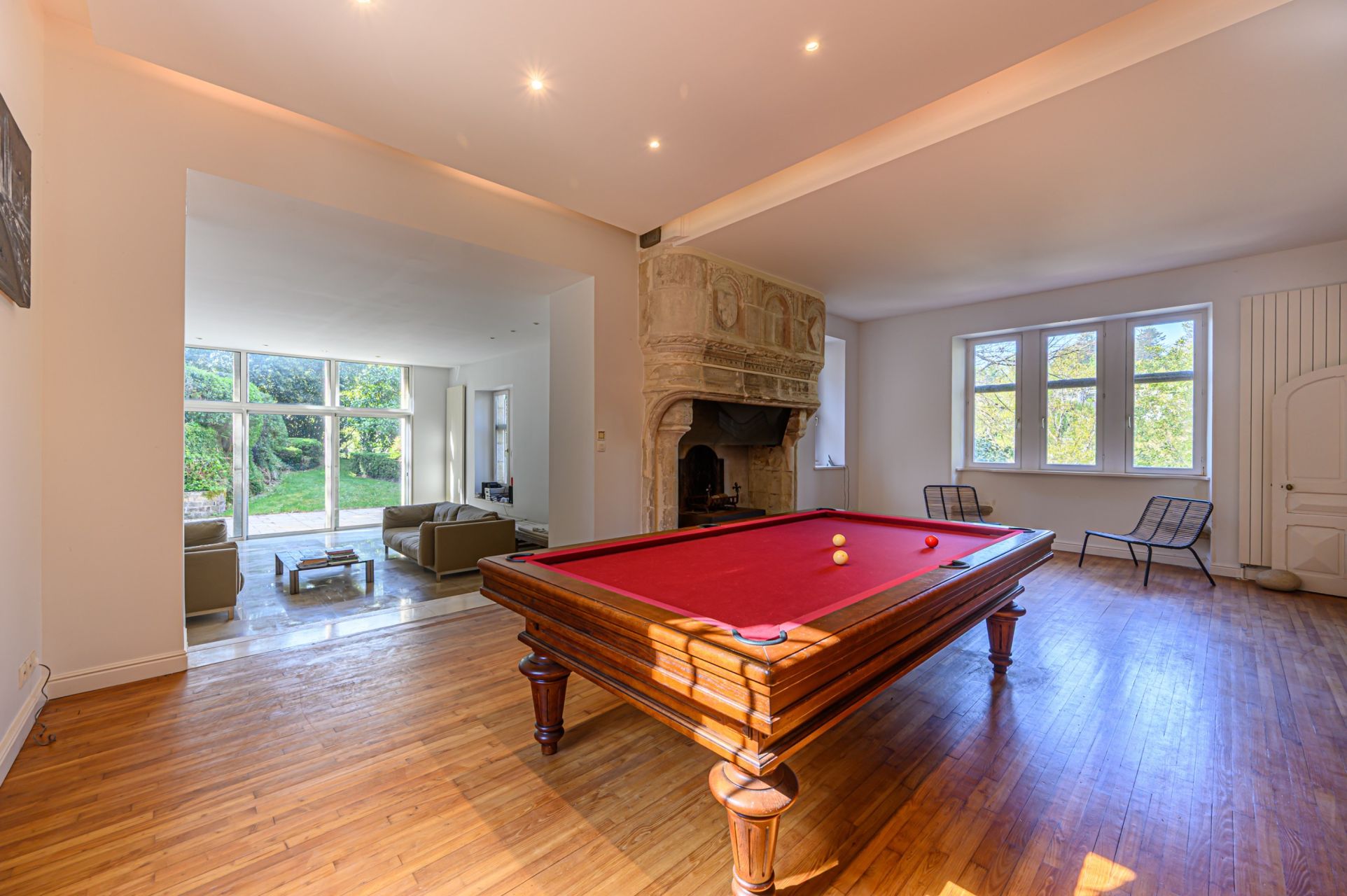 luxury property 15 Rooms for sale on PONT AVEN (29930)