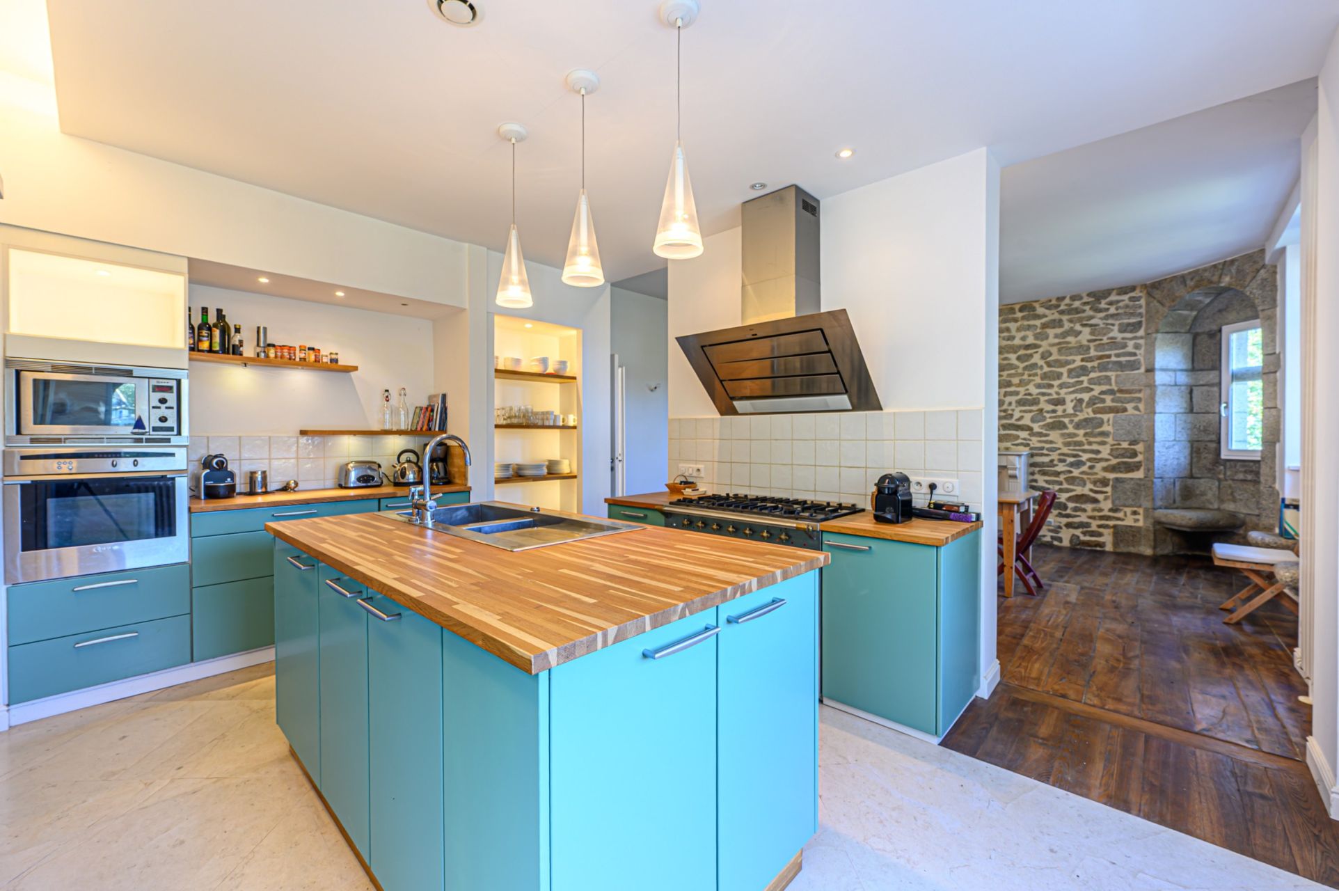 luxury property 15 Rooms for sale on PONT AVEN (29930)