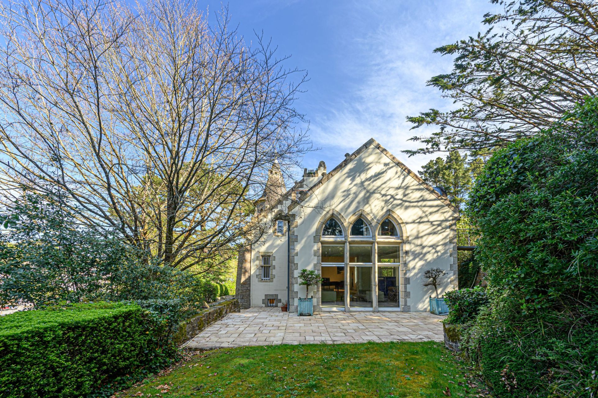 luxury property 15 Rooms for sale on PONT AVEN (29930)