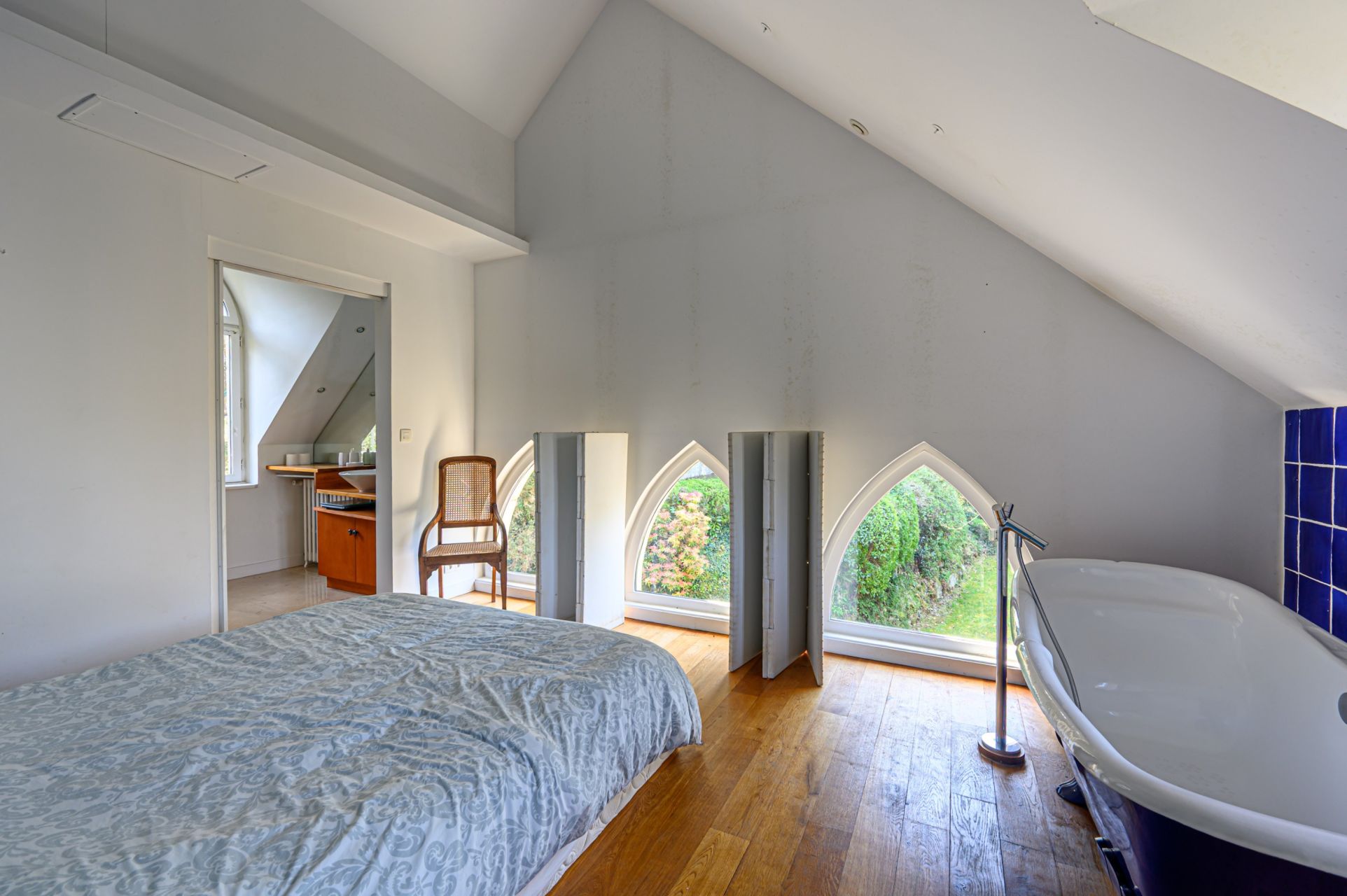 luxury property 15 Rooms for sale on PONT AVEN (29930)