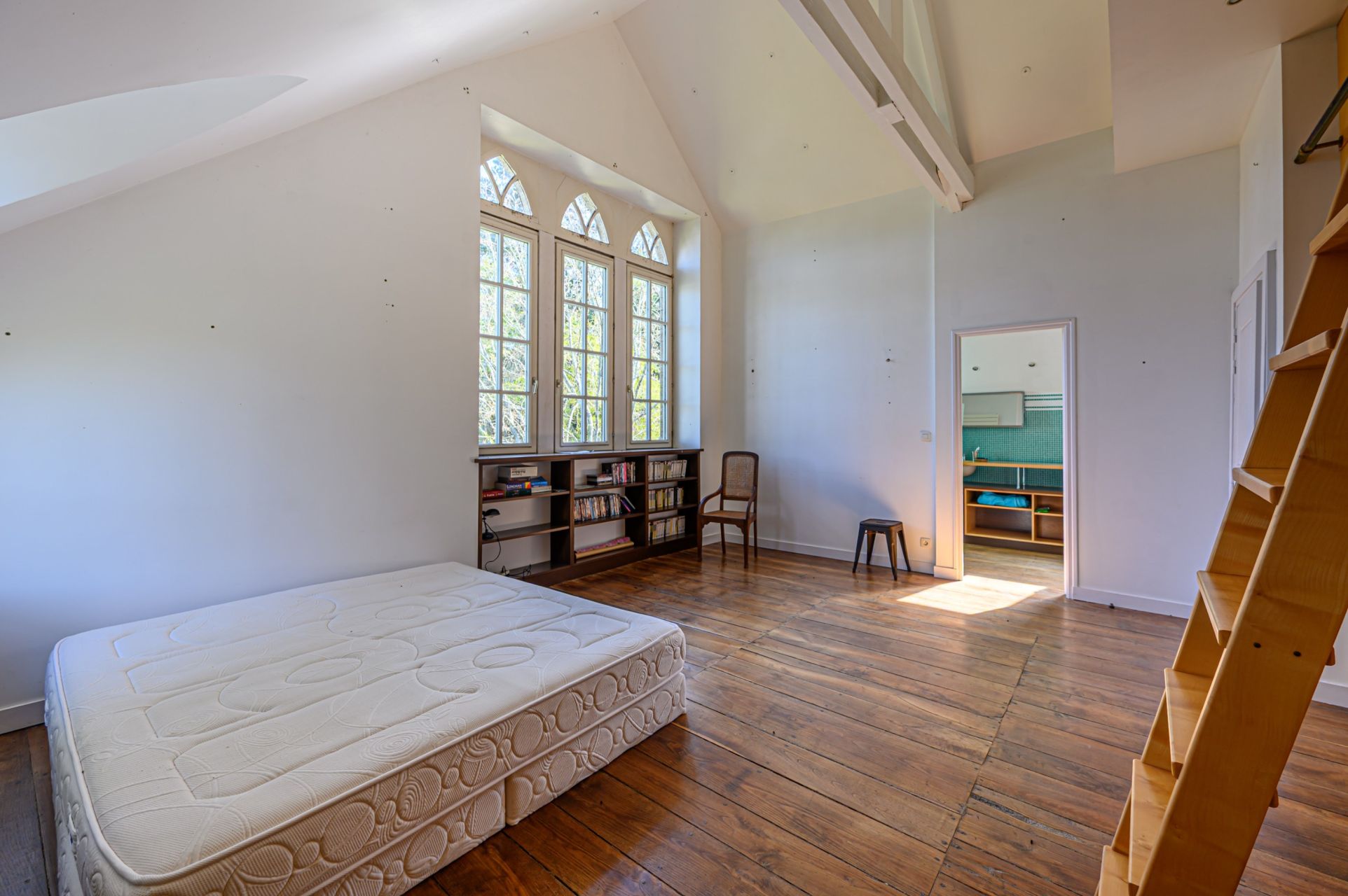 luxury property 15 Rooms for sale on PONT AVEN (29930)