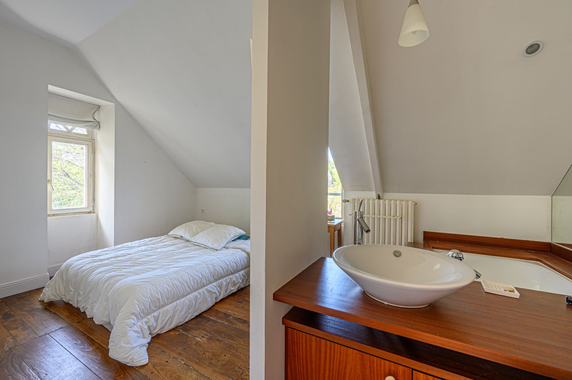 luxury property 15 Rooms for sale on PONT AVEN (29930)