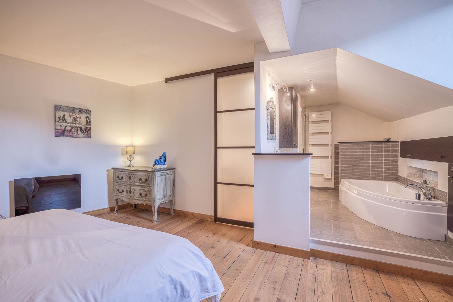 luxury apartment 7 Rooms for sale on ANNECY (74000)