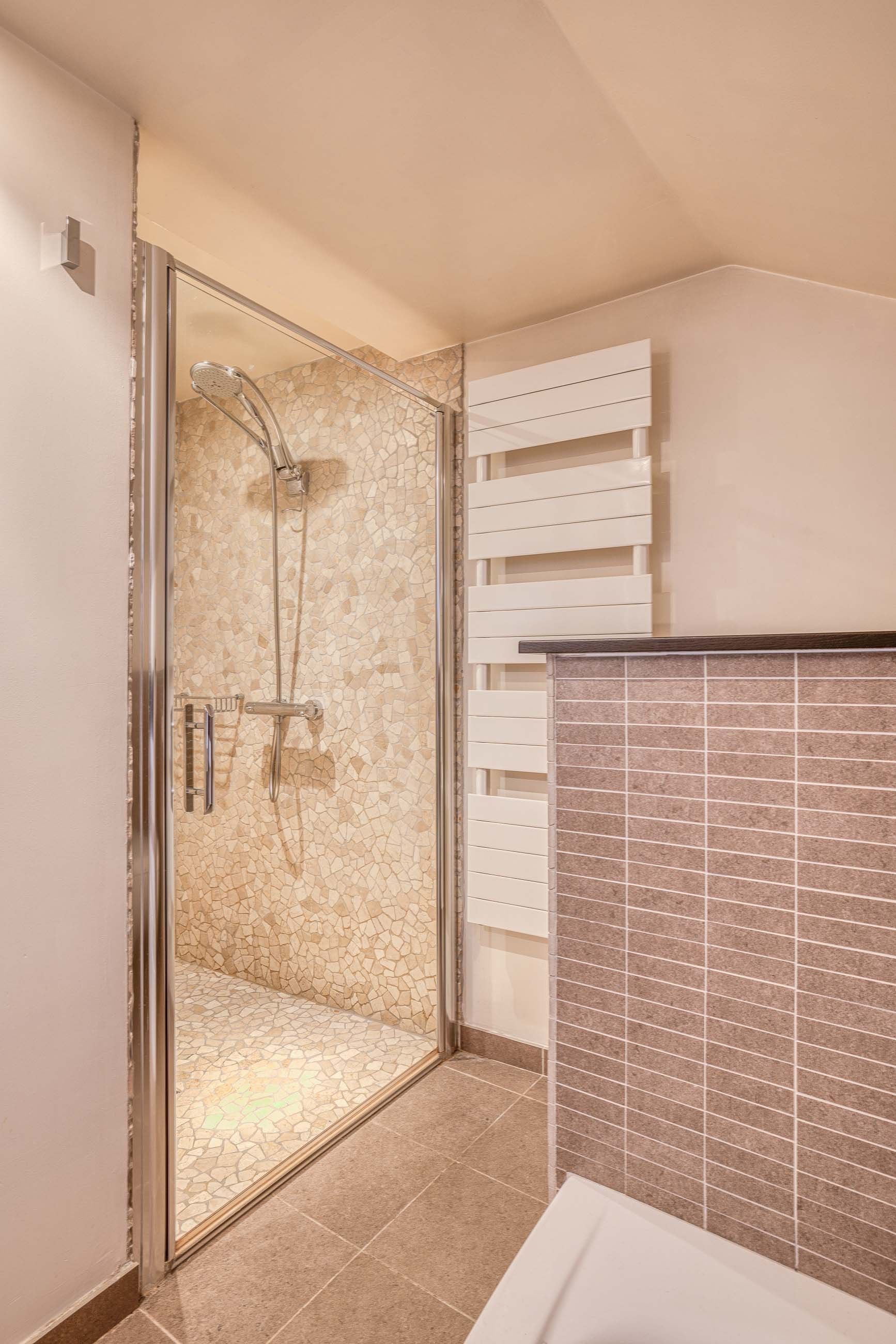 luxury apartment 7 Rooms for sale on ANNECY (74000)