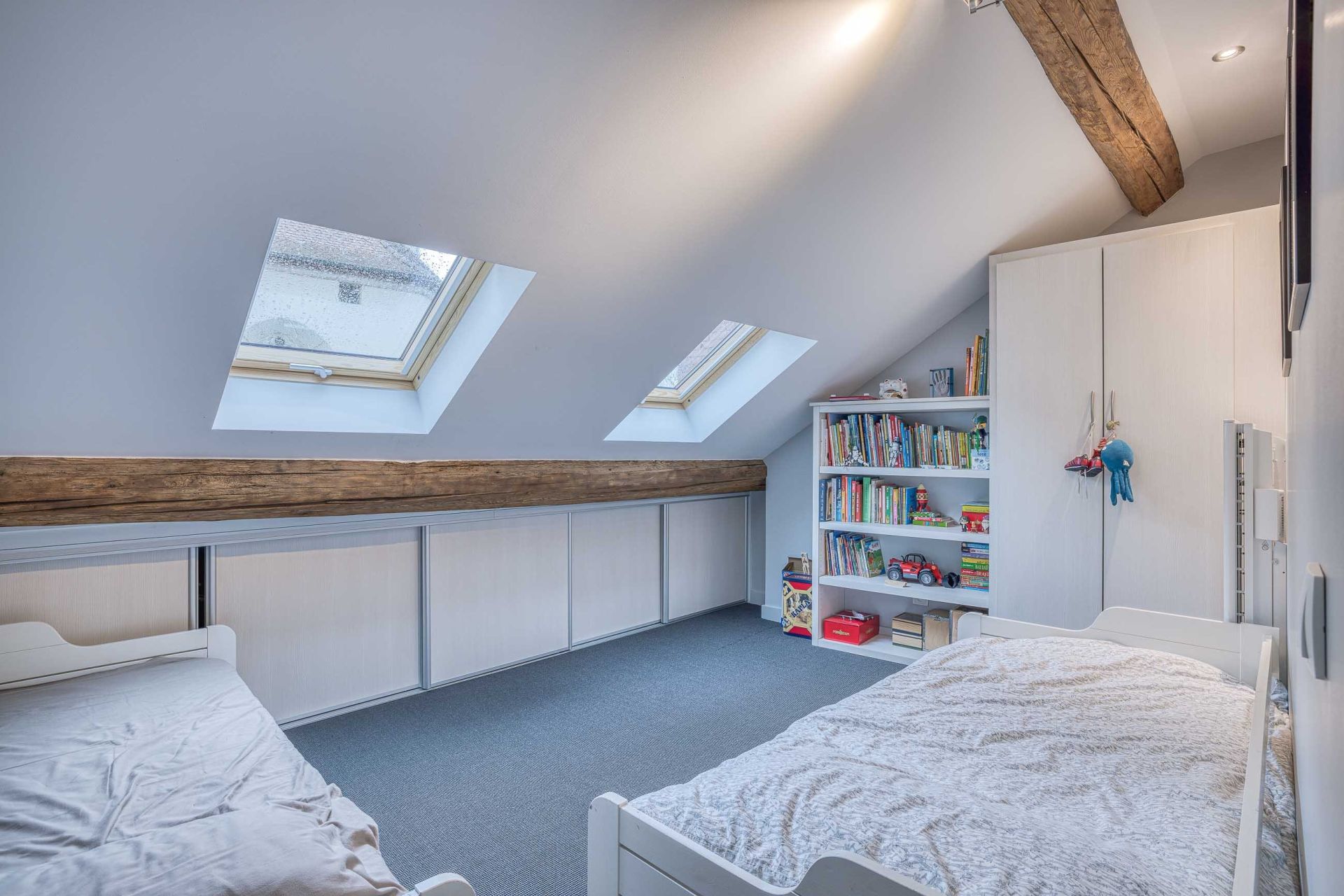 luxury apartment 7 Rooms for sale on ANNECY (74000)