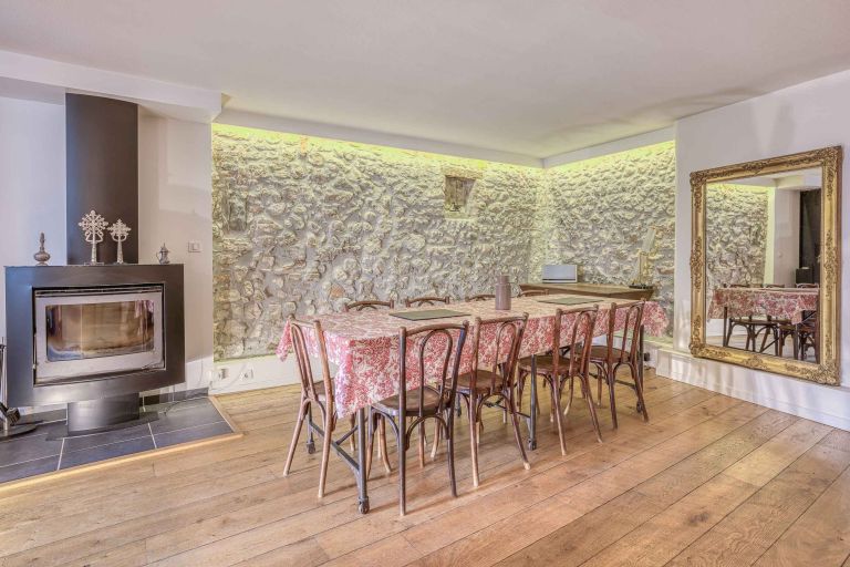 luxury apartment 7 Rooms for sale on ANNECY (74000)