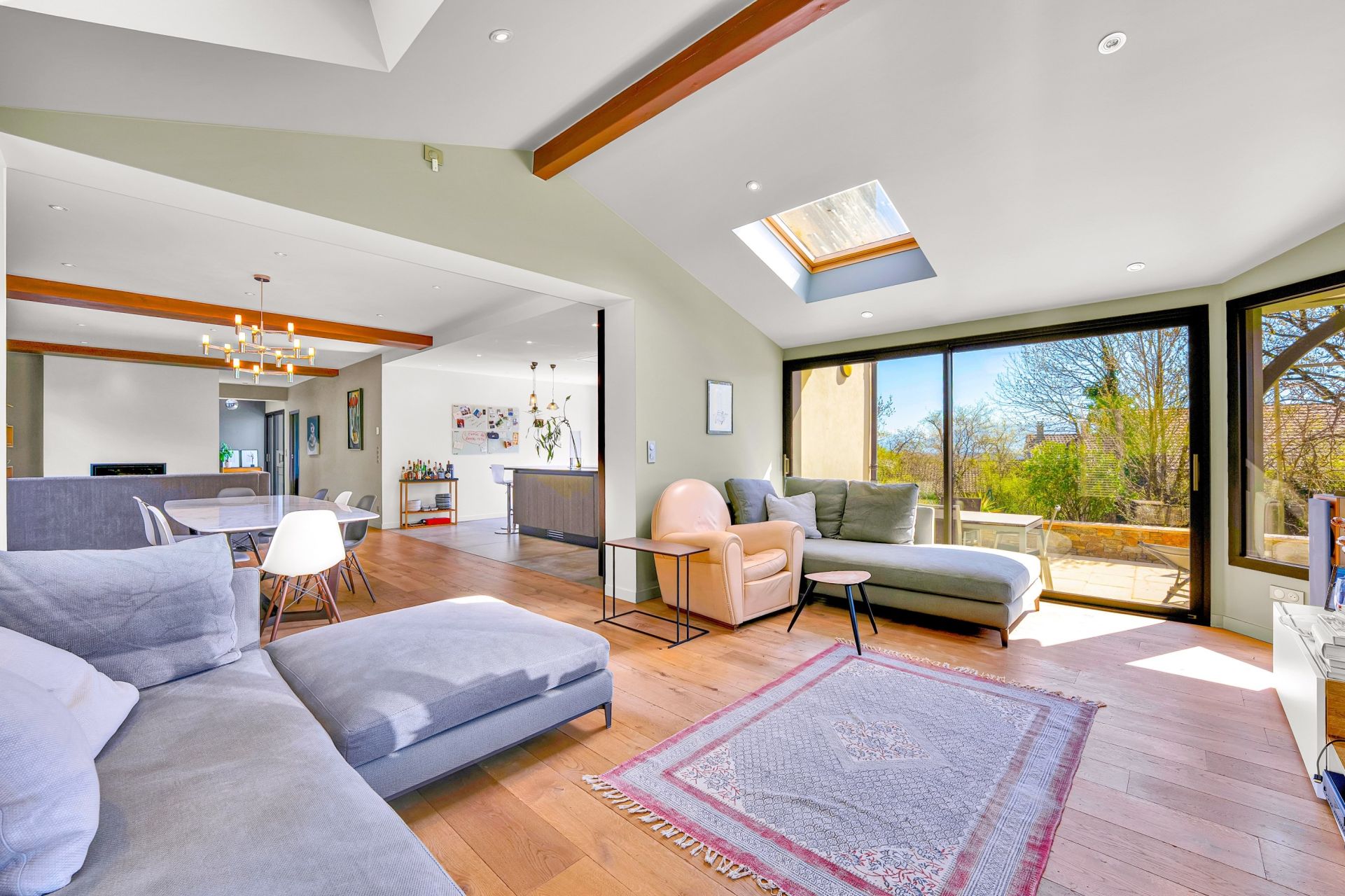 luxury house 7 Rooms for sale on THOIRY (01710)