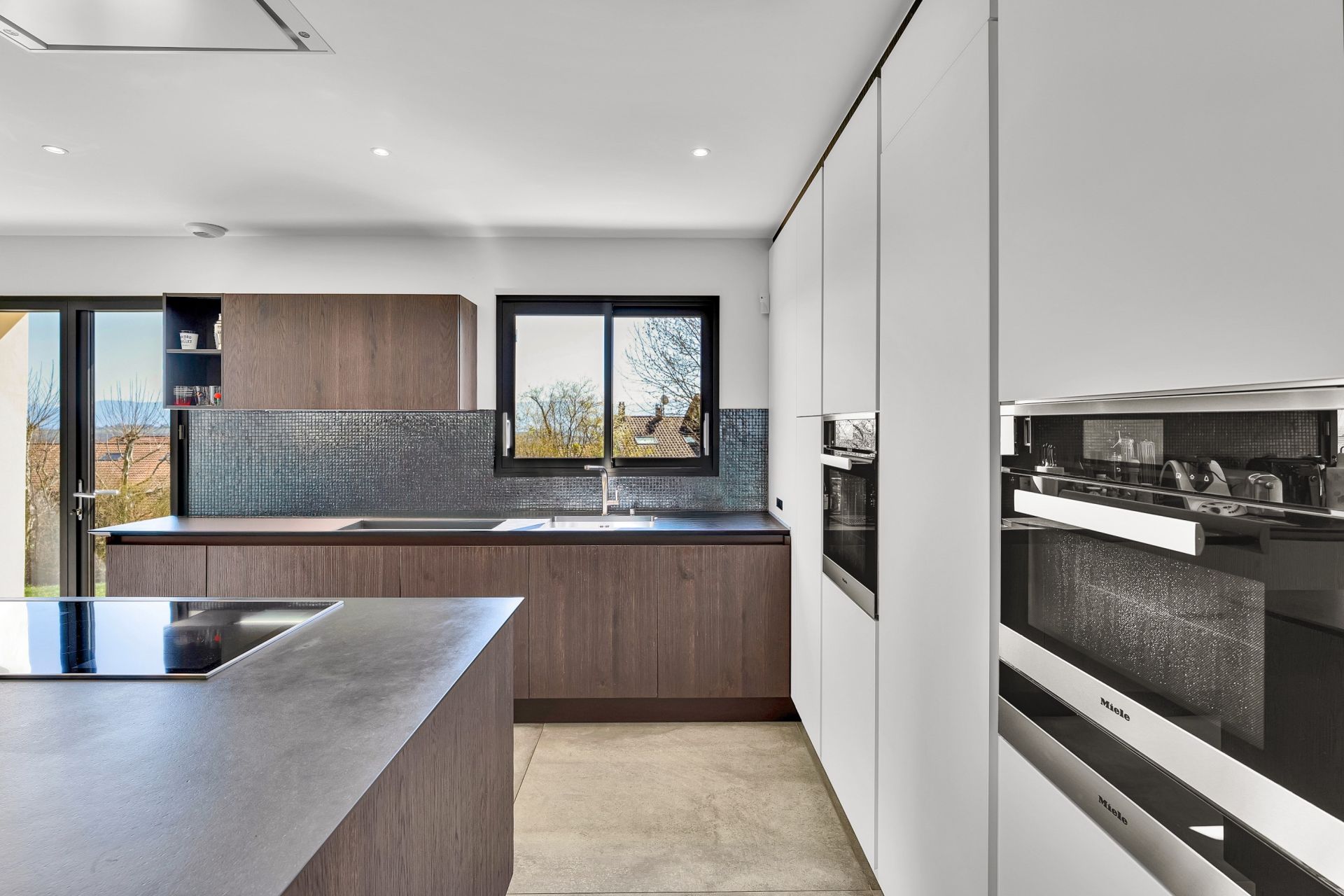 luxury house 7 Rooms for sale on THOIRY (01710)