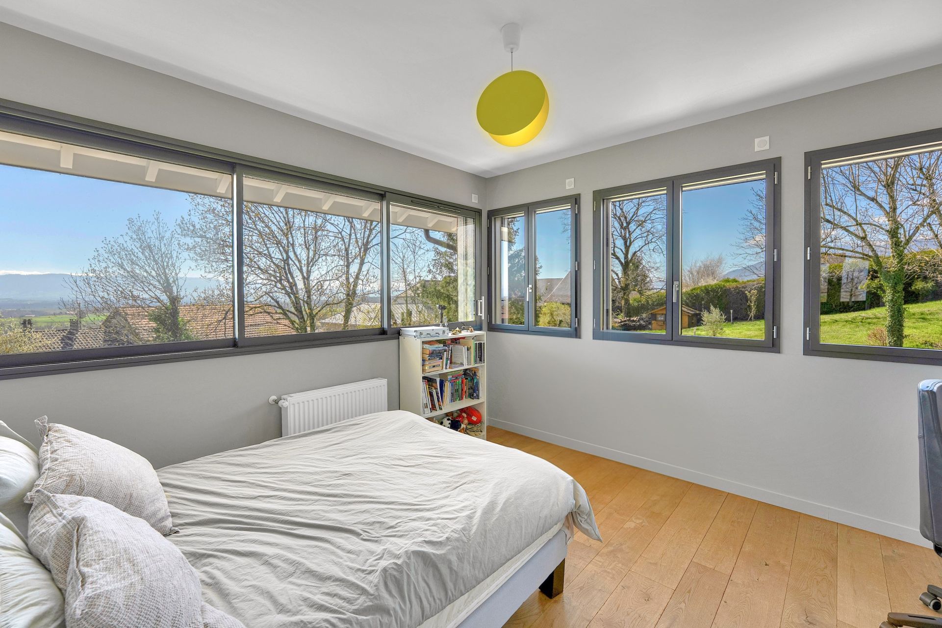 luxury house 7 Rooms for sale on THOIRY (01710)