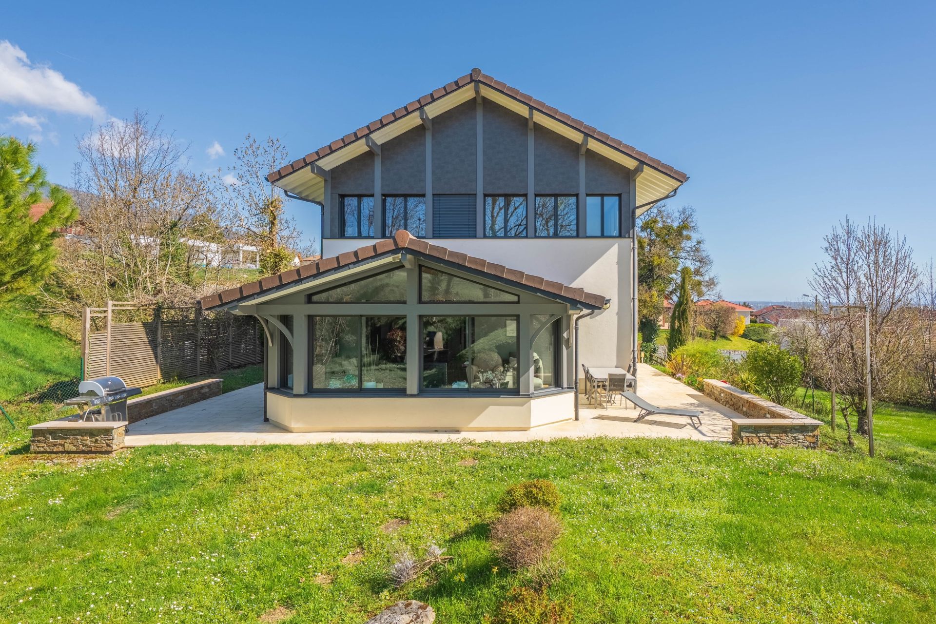 luxury house 7 Rooms for sale on THOIRY (01710)