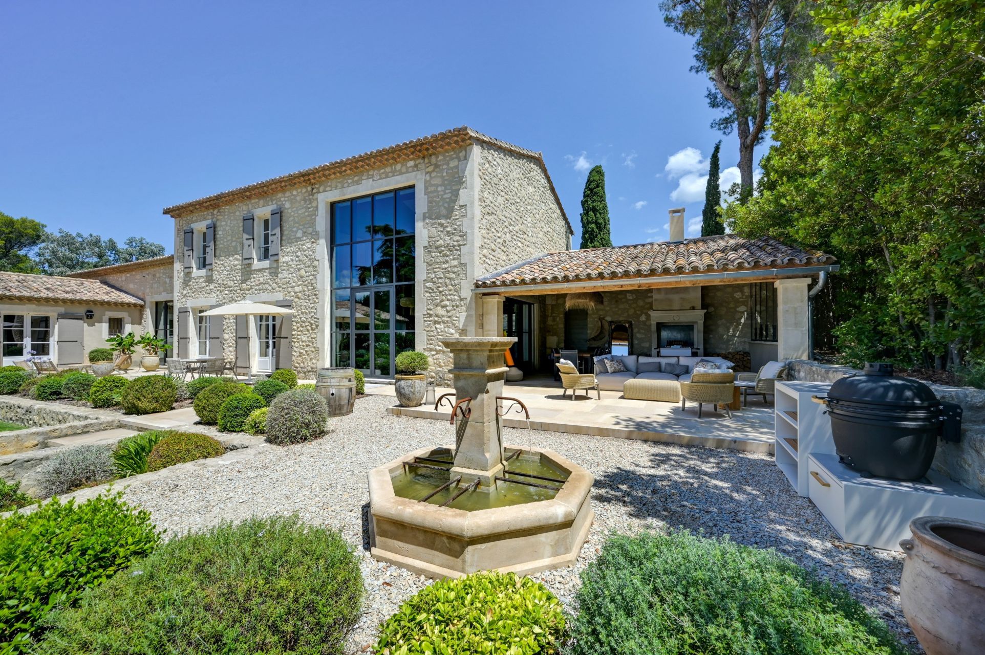 mas 8 Rooms for seasonal rent on ST REMY DE PROVENCE (13210)