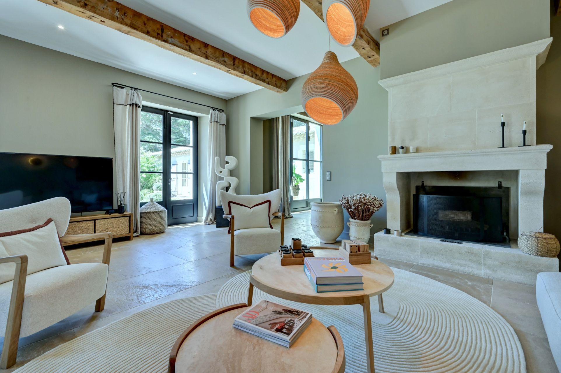 mas 8 Rooms for seasonal rent on ST REMY DE PROVENCE (13210)