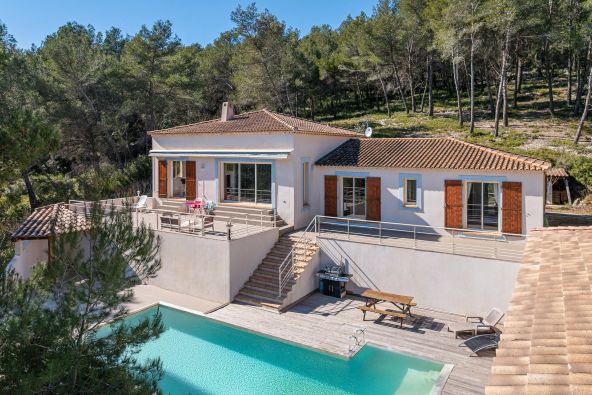 Vente Maison de luxe Roquefort-la-Bédoule 6 Pièces 215 m²