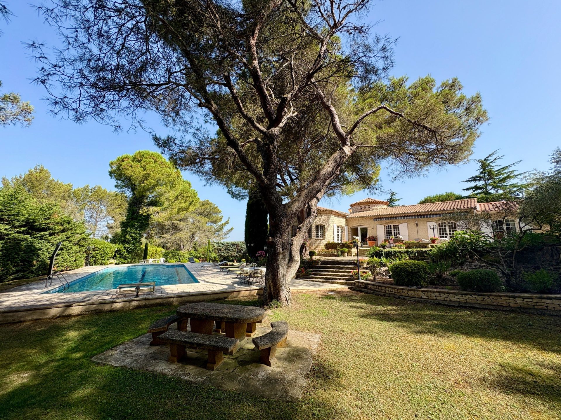 maison de luxe 6 Pièces en vente sur PLAN D ORGON (13750)