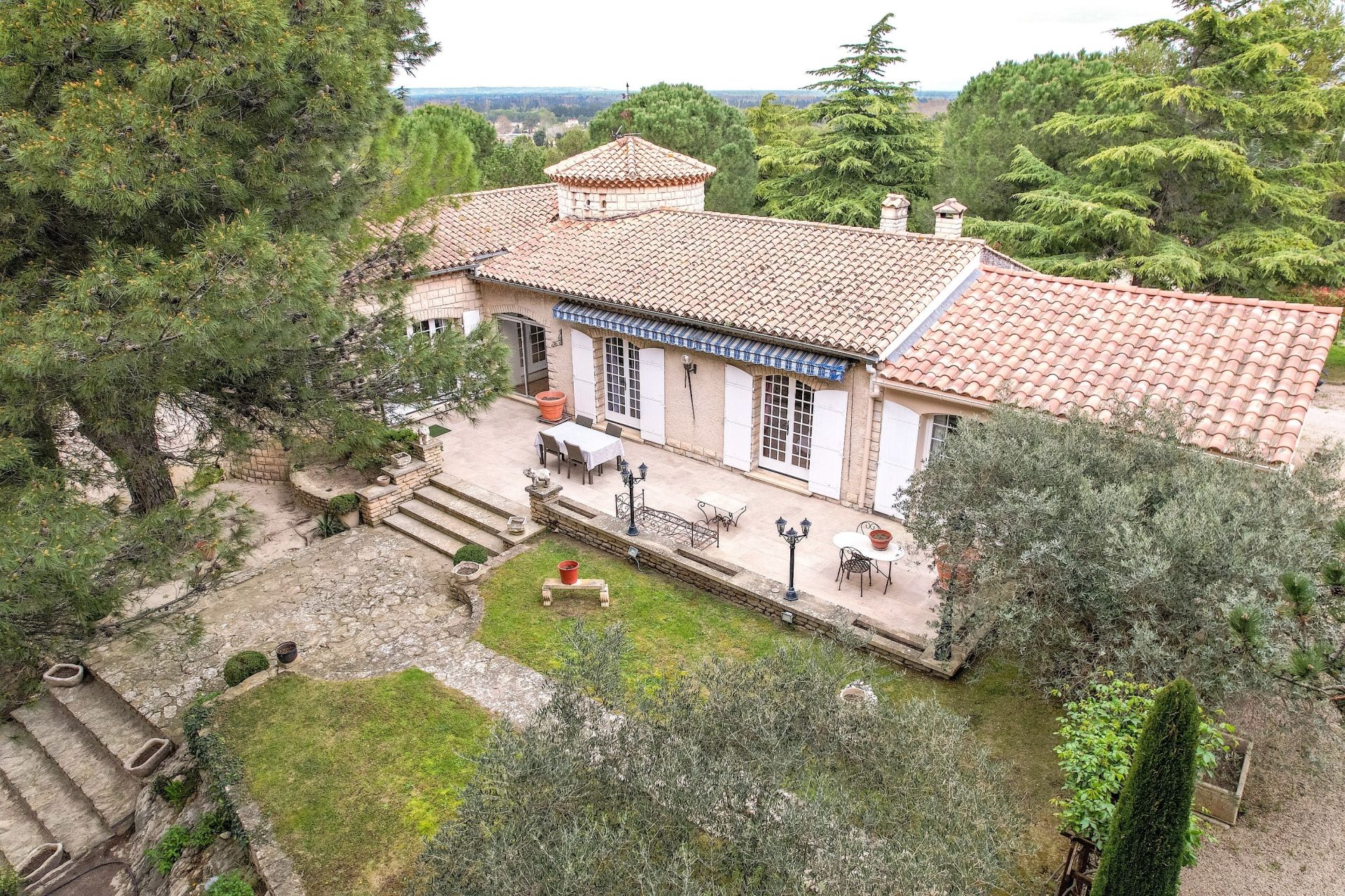 maison de luxe 6 Pièces en vente sur PLAN D ORGON (13750)