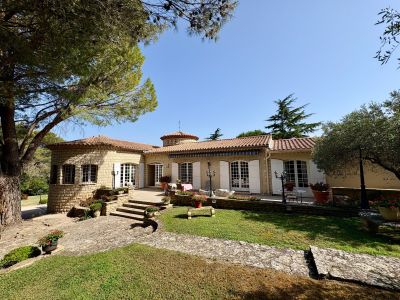 Vente Maison de luxe Plan-d'Orgon 6&nbsp;Pièces 200&nbsp;m²