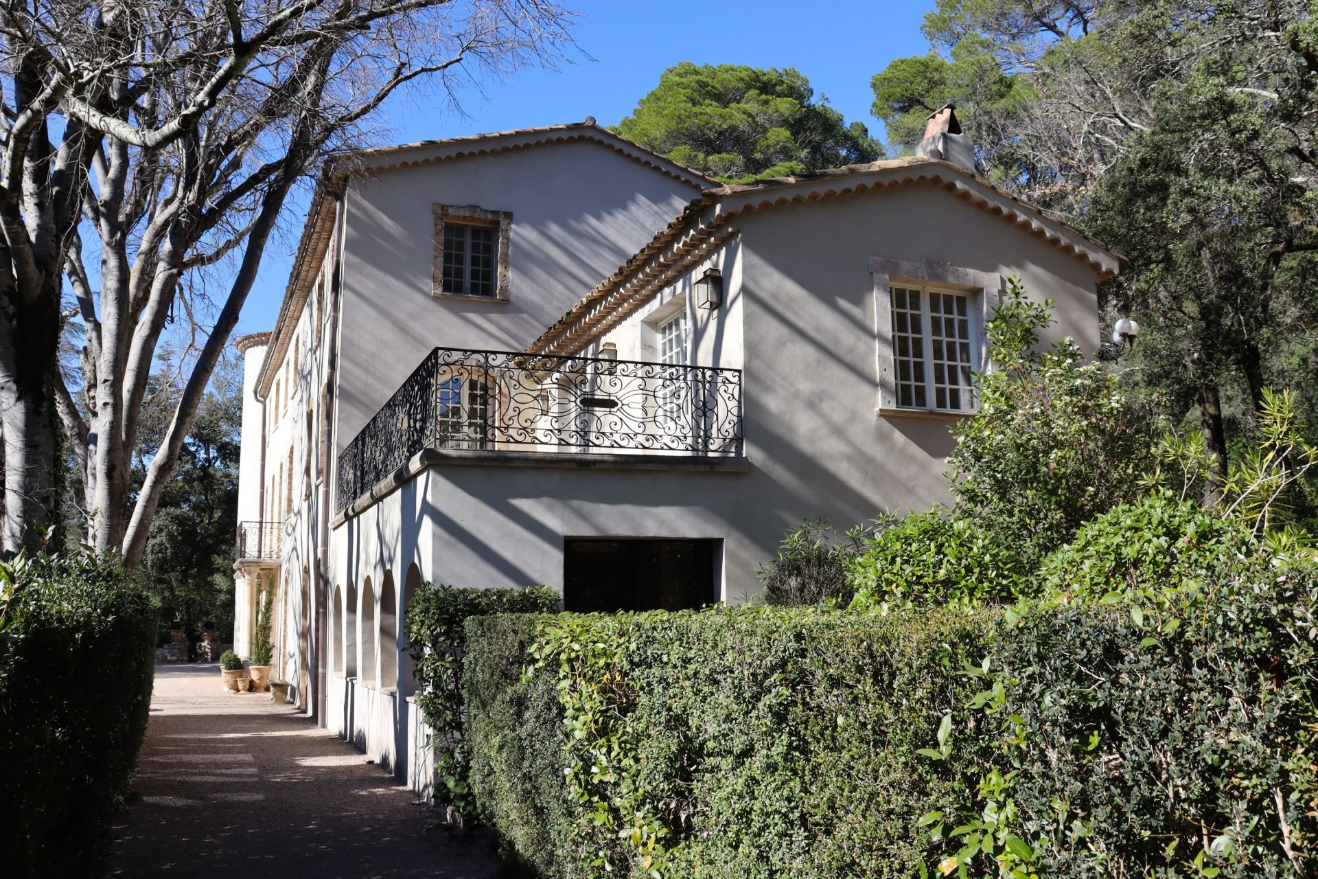 château 15 Pièces en vente sur LORGUES (83510)