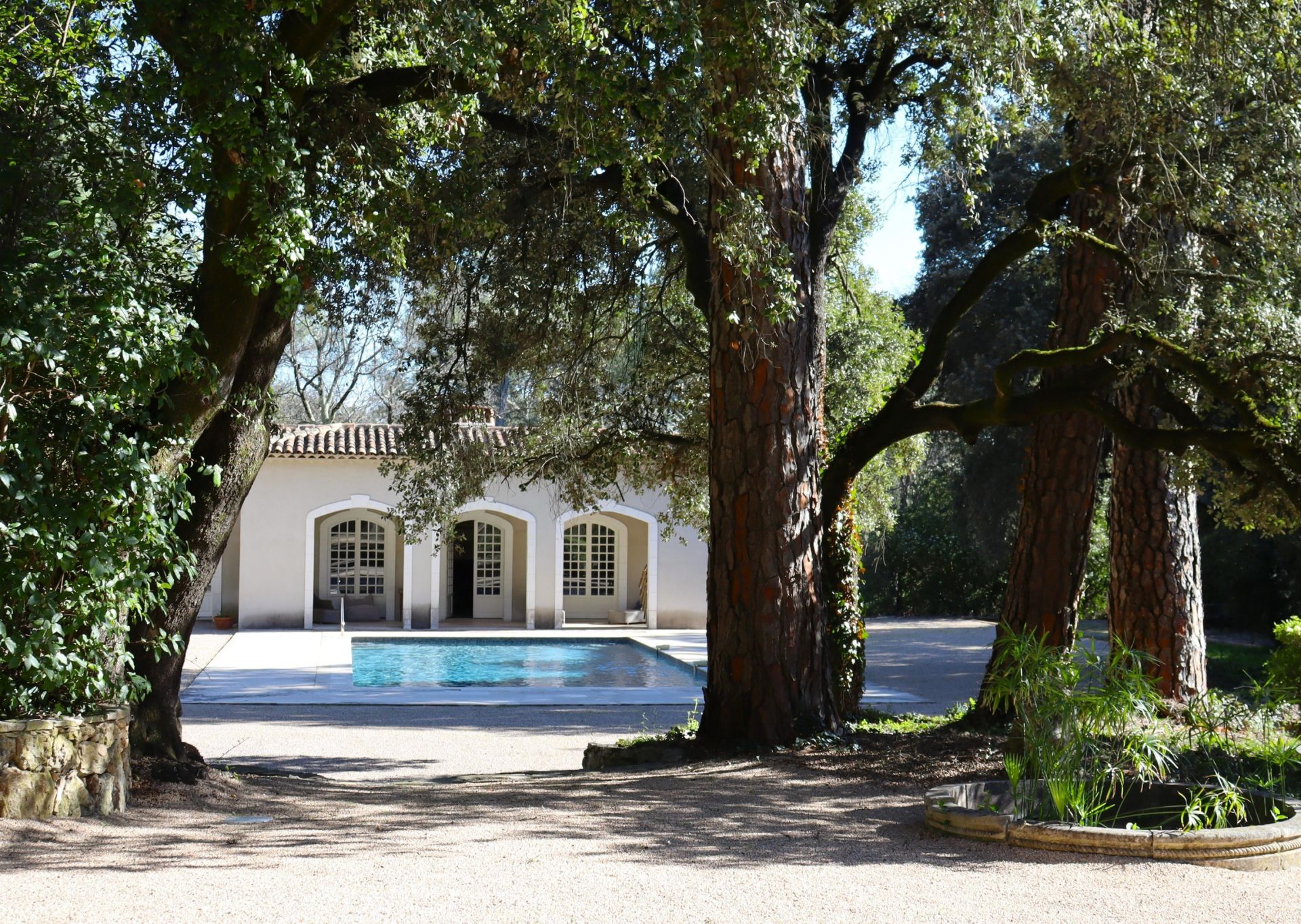 castle 15 Rooms for sale on LORGUES (83510)