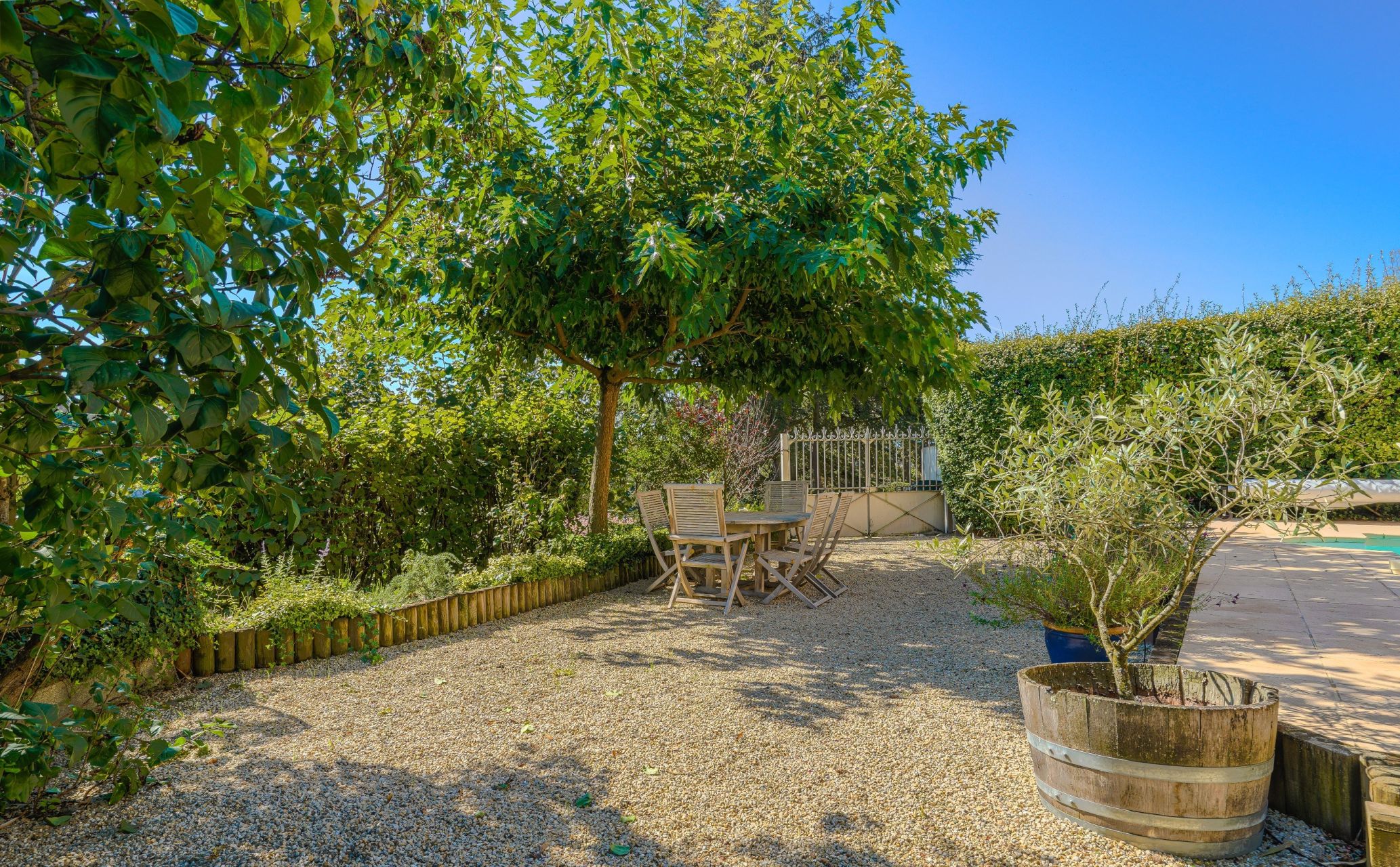 luxury house 6 Rooms for sale on DARDILLY (69570)