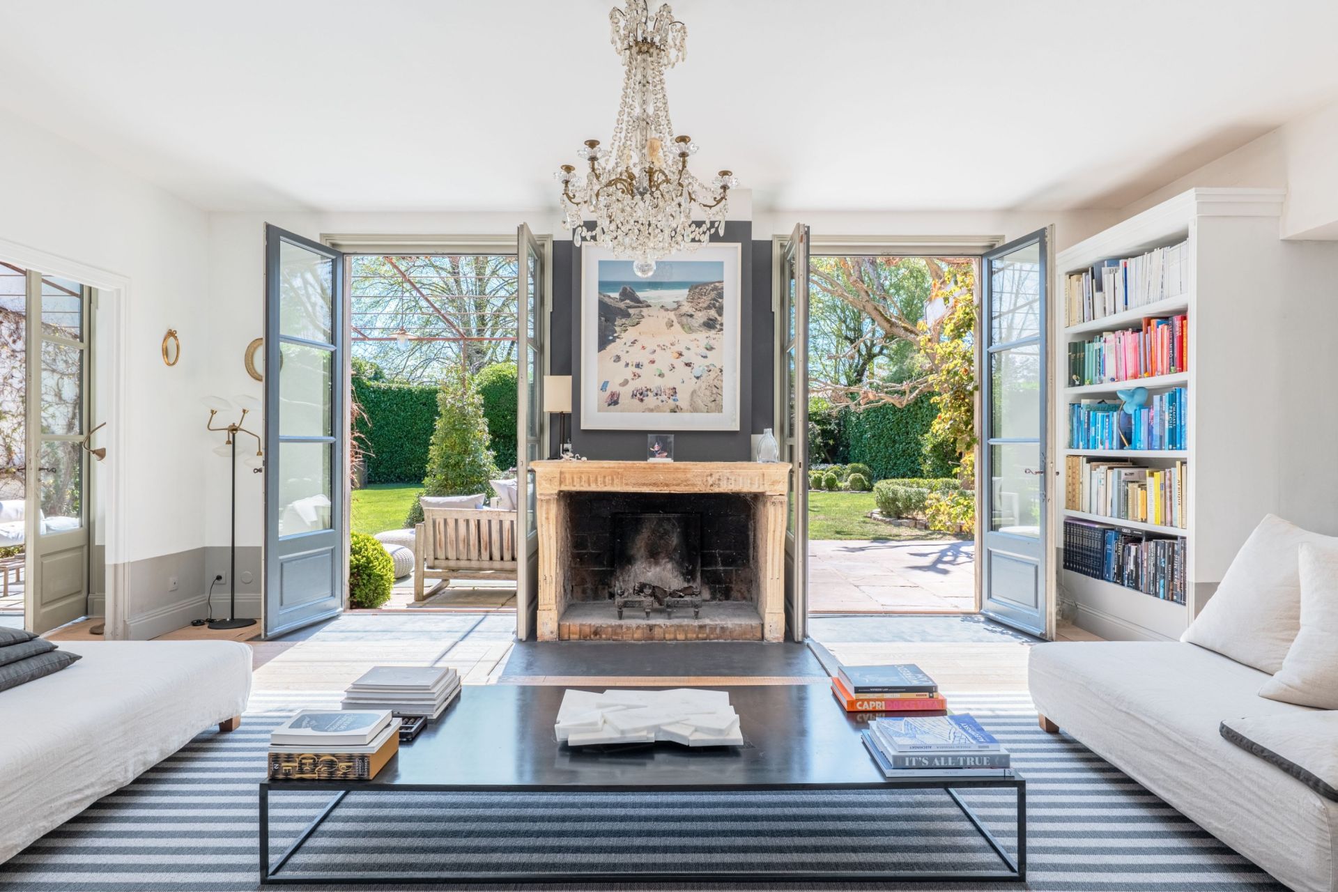 mansion 9 Rooms for sale on ST DIDIER AU MONT D OR (69370)