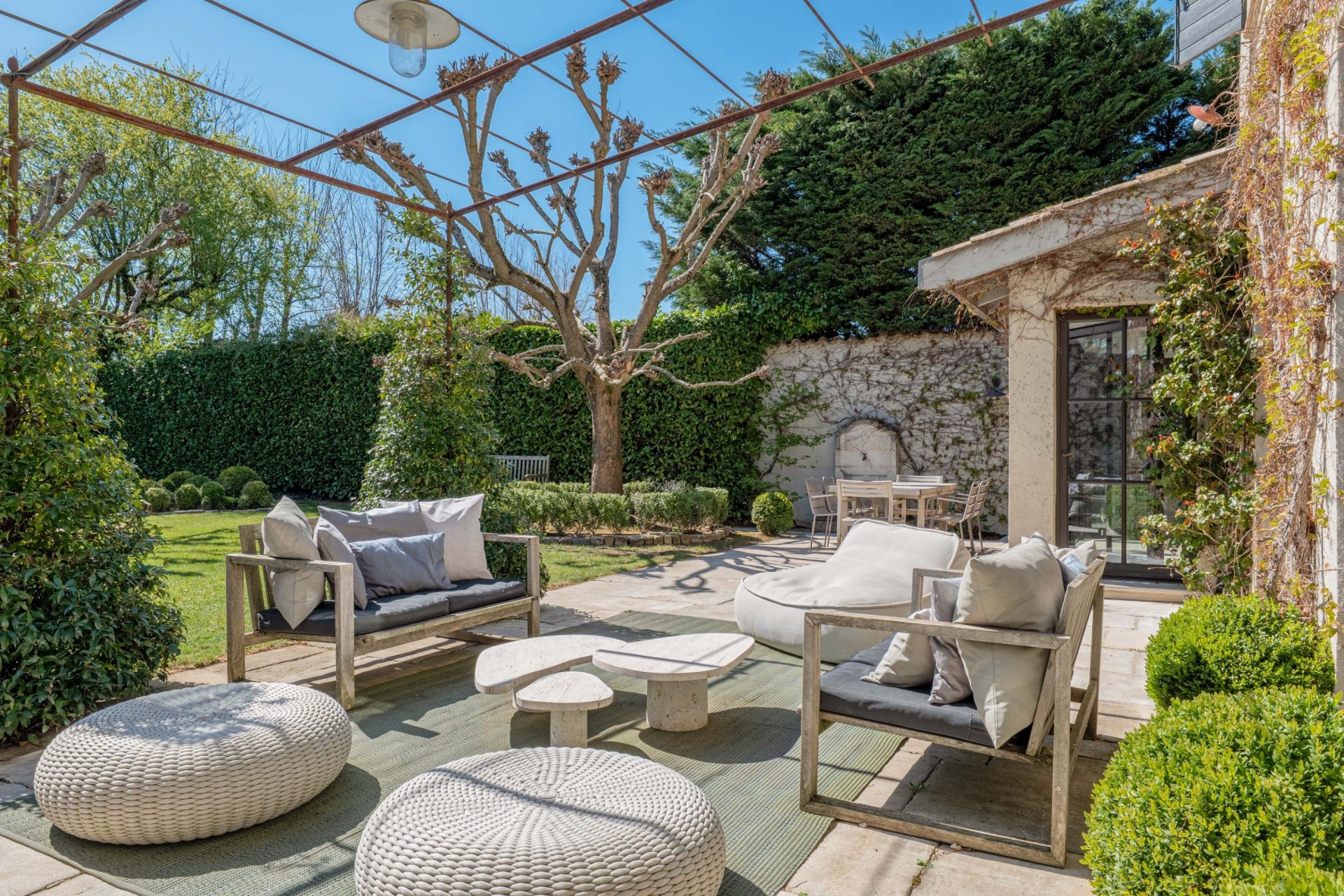 mansion 9 Rooms for sale on ST DIDIER AU MONT D OR (69370)