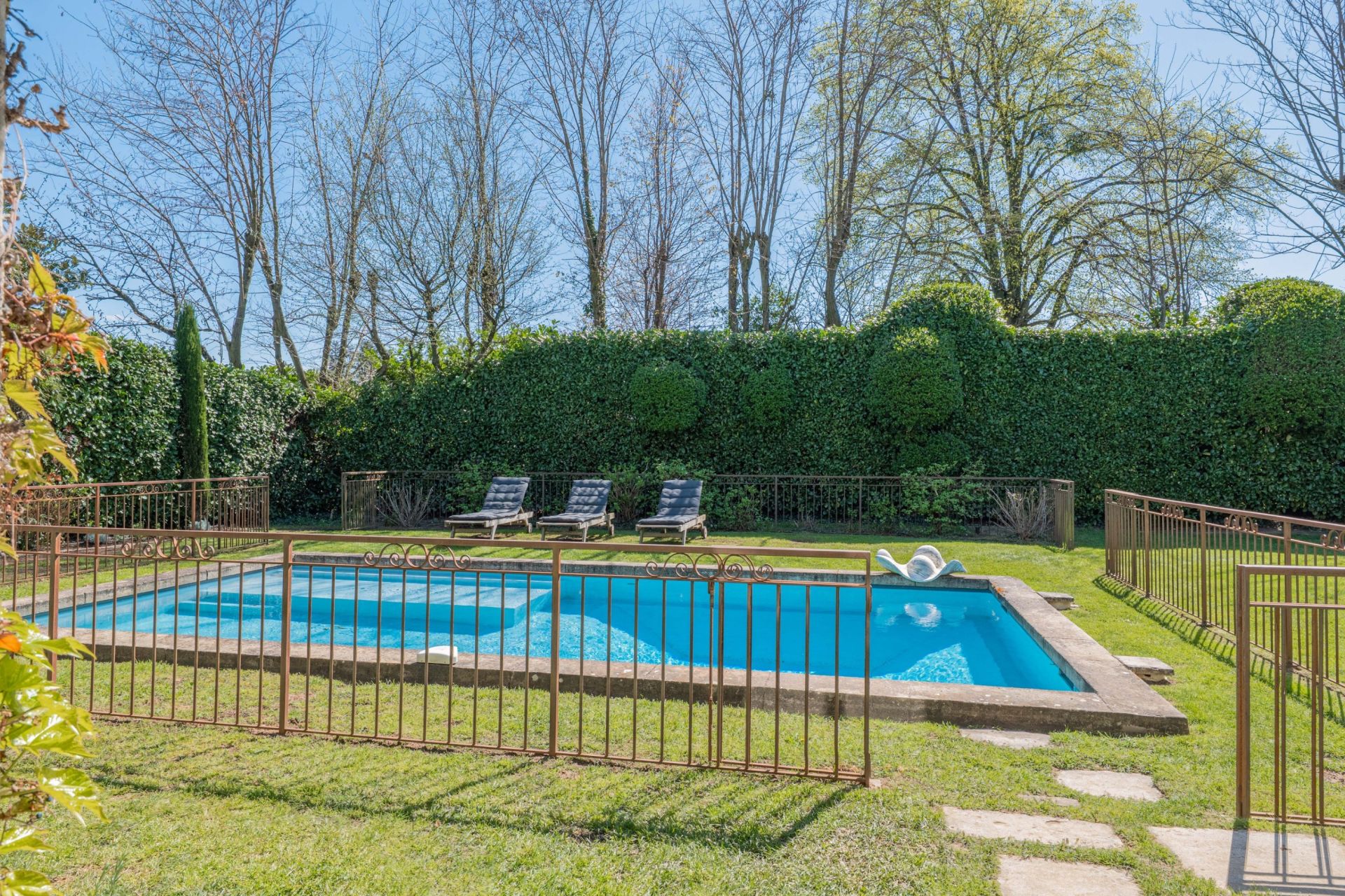 mansion 9 Rooms for sale on ST DIDIER AU MONT D OR (69370)