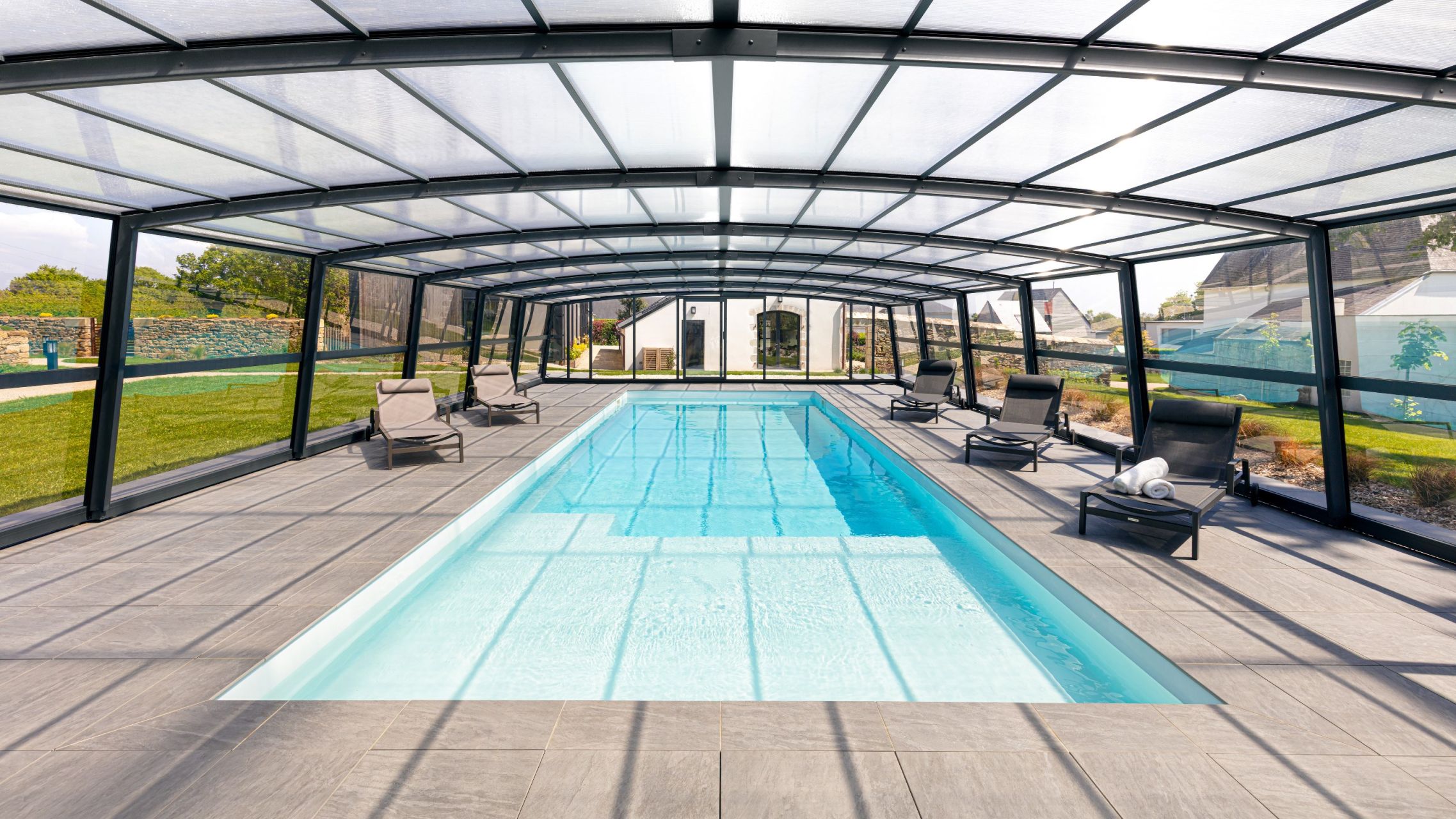 luxury property 16 Rooms for seasonal rent on TREMEOC (29120)