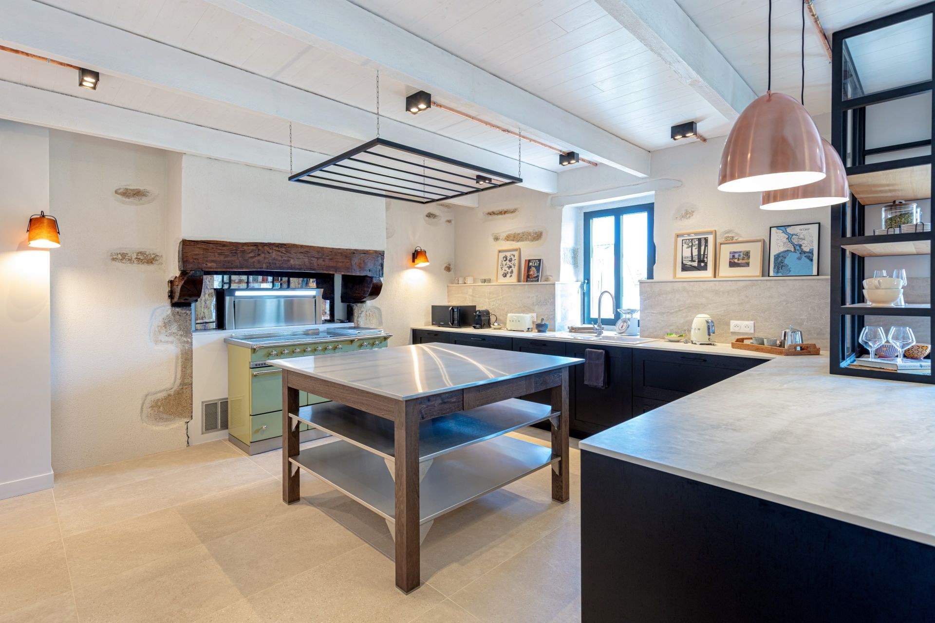 luxury property 16 Rooms for seasonal rent on TREMEOC (29120)