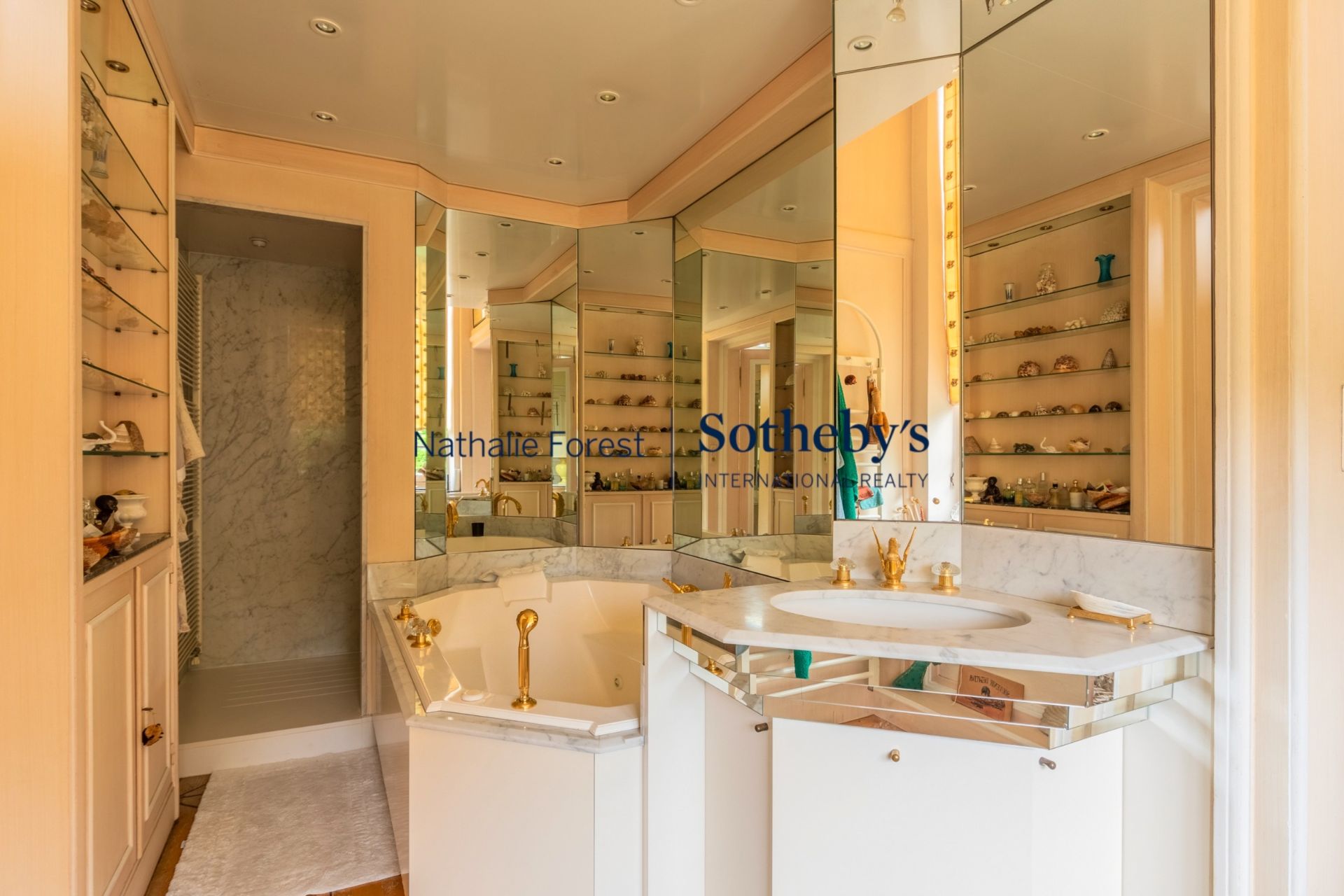 luxury house 16 Rooms for sale on LILLE (59000)