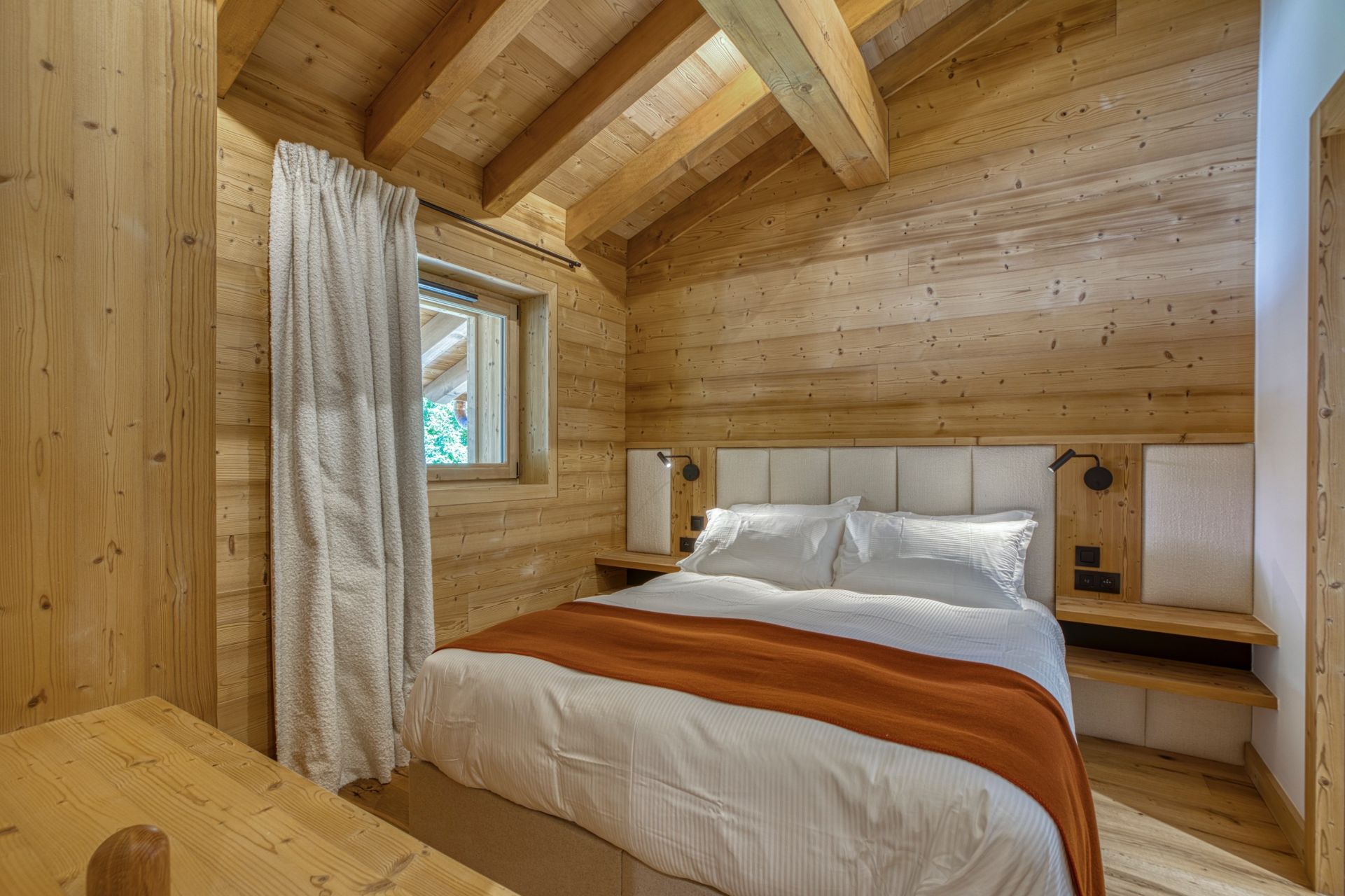 luxury chalet 5 Rooms for sale on LE GRAND BORNAND (74450)