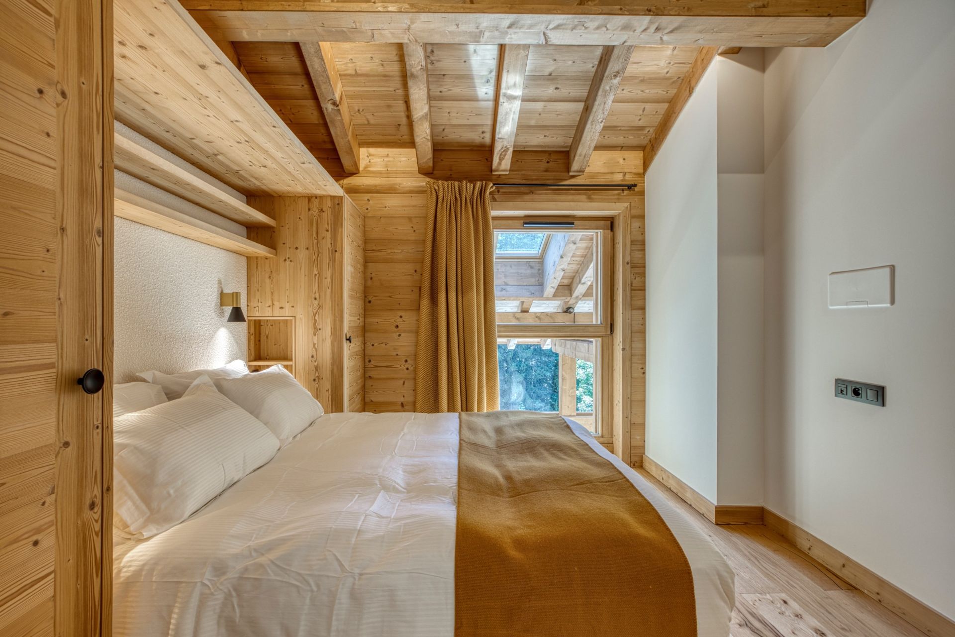 luxury chalet 5 Rooms for sale on LE GRAND BORNAND (74450)