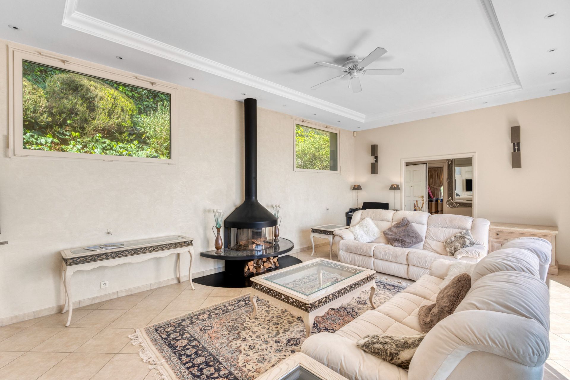 luxury villa 6 Rooms for sale on THEOULE SUR MER (06590)