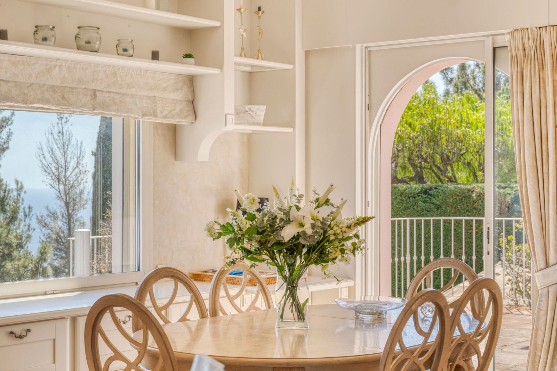 luxury villa 6 Rooms for sale on THEOULE SUR MER (06590)