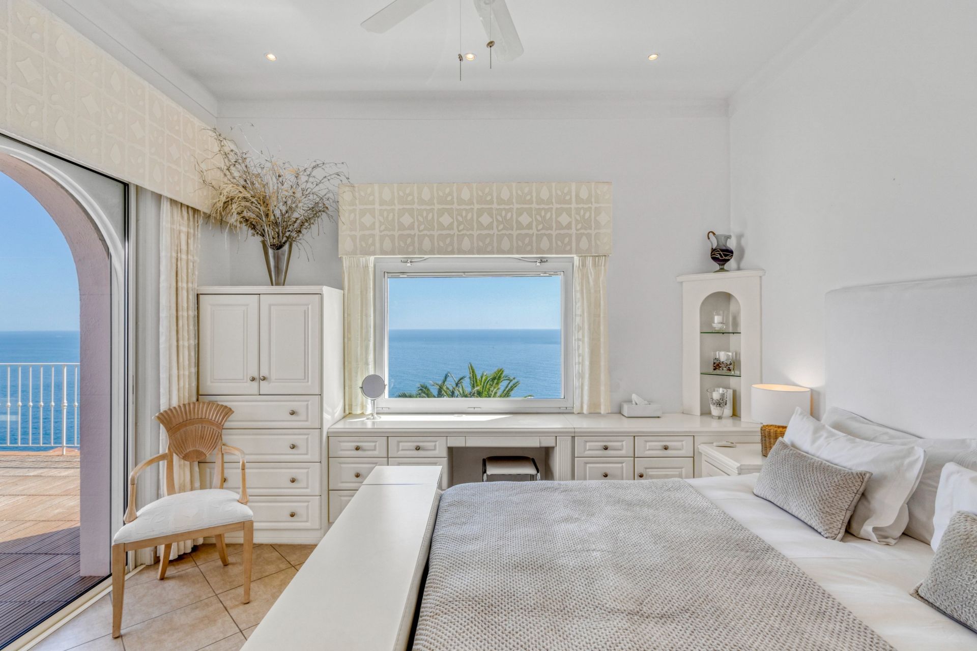 luxury villa 6 Rooms for sale on THEOULE SUR MER (06590)