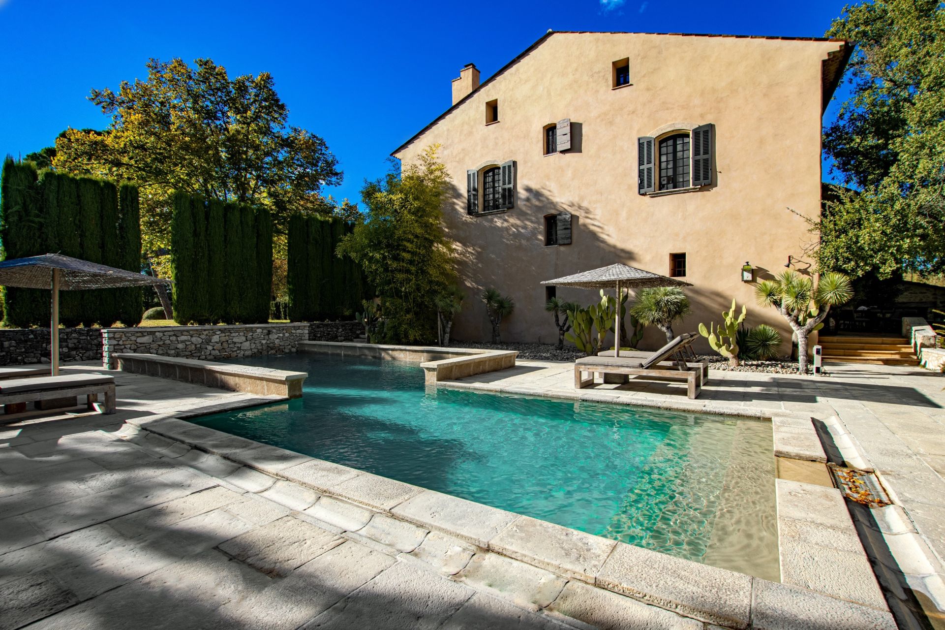 bastide 15 Pièces en vente sur FOX AMPHOUX (83670)