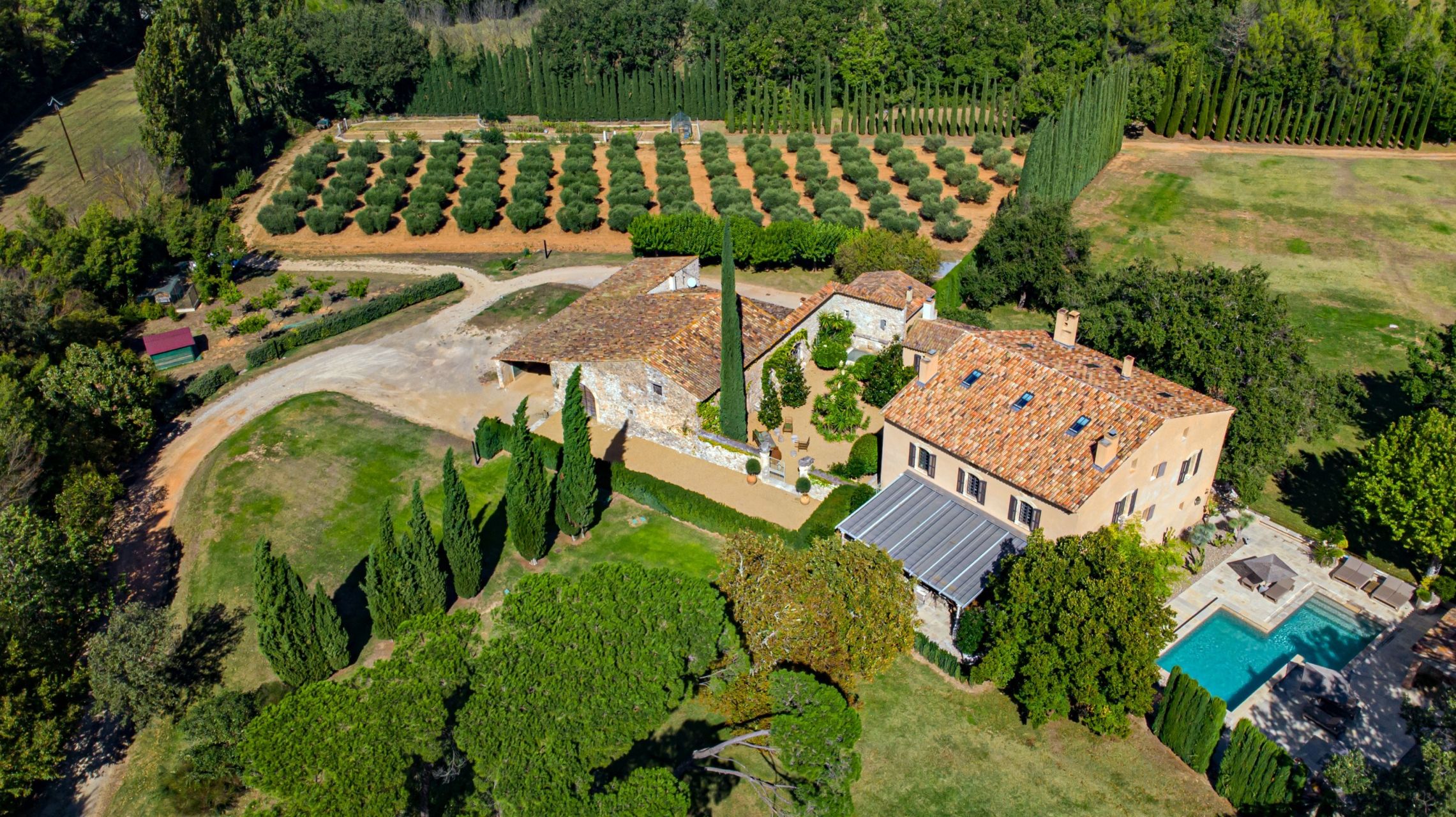 bastide 15 Pièces en vente sur FOX AMPHOUX (83670)