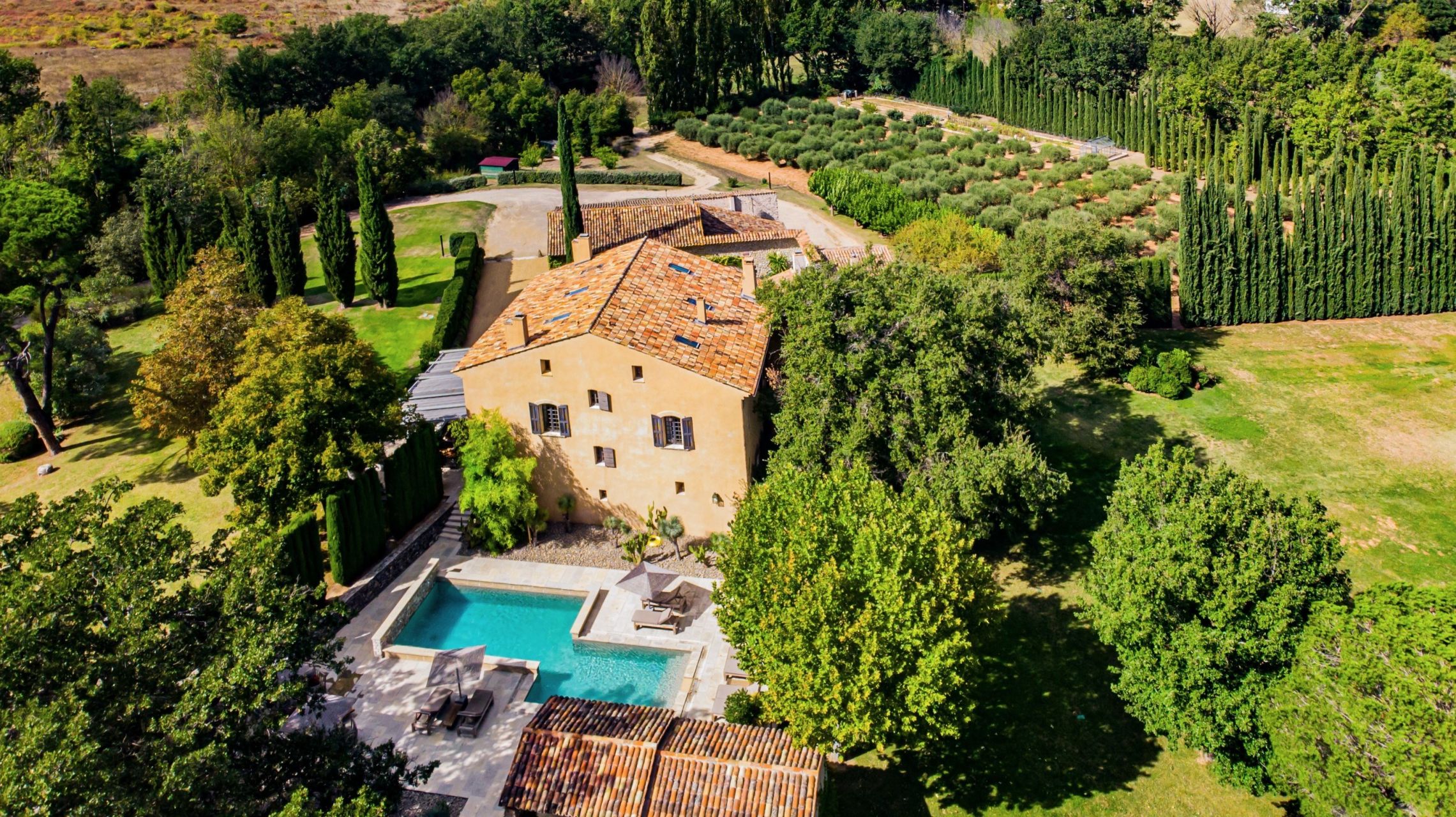 bastide 15 Pièces en vente sur FOX AMPHOUX (83670)