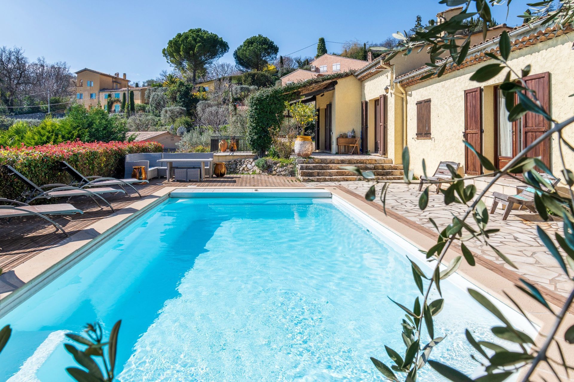 luxury provencale house 7 Rooms for sale on VENCE (06140)