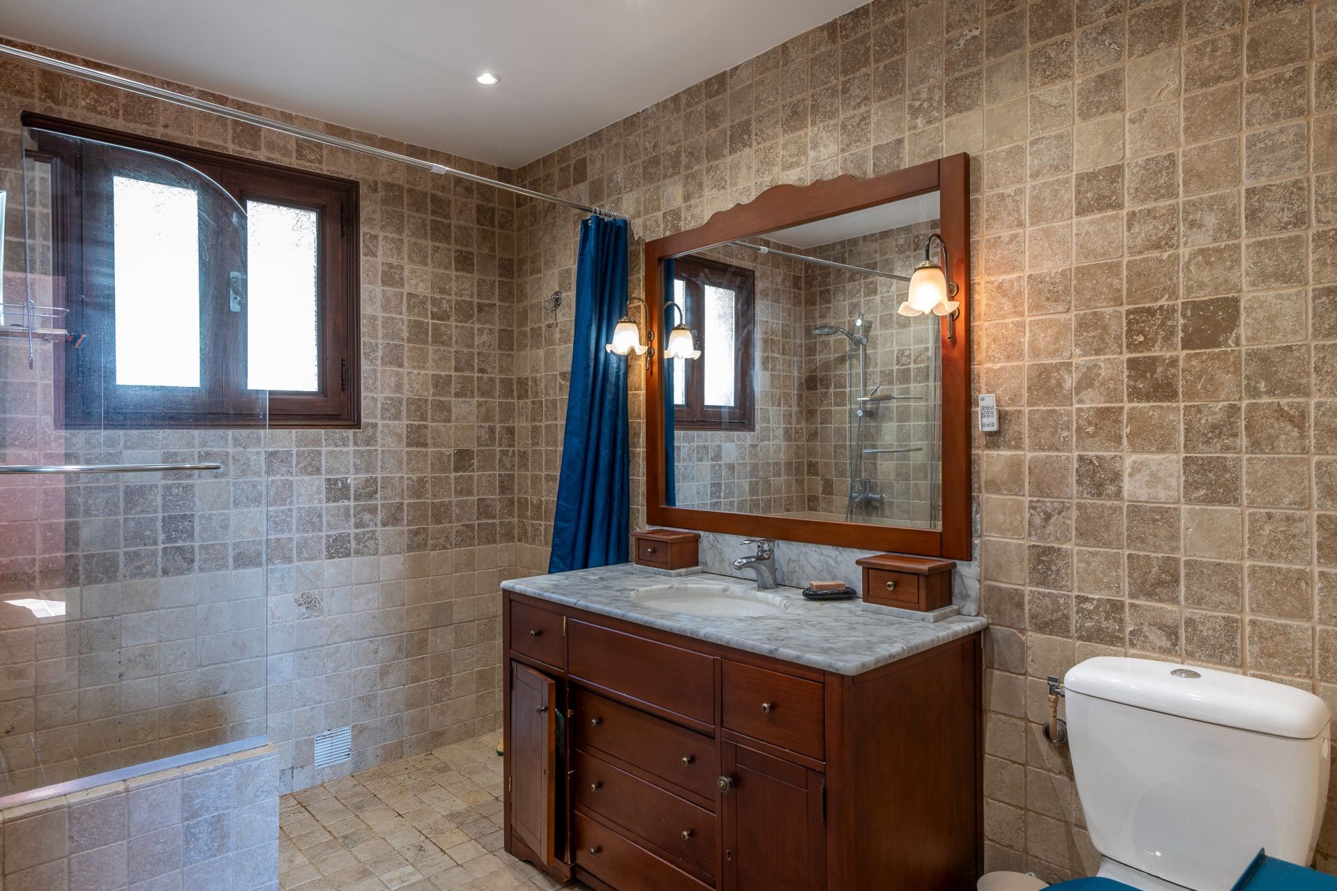 luxury provencale house 7 Rooms for sale on VENCE (06140)