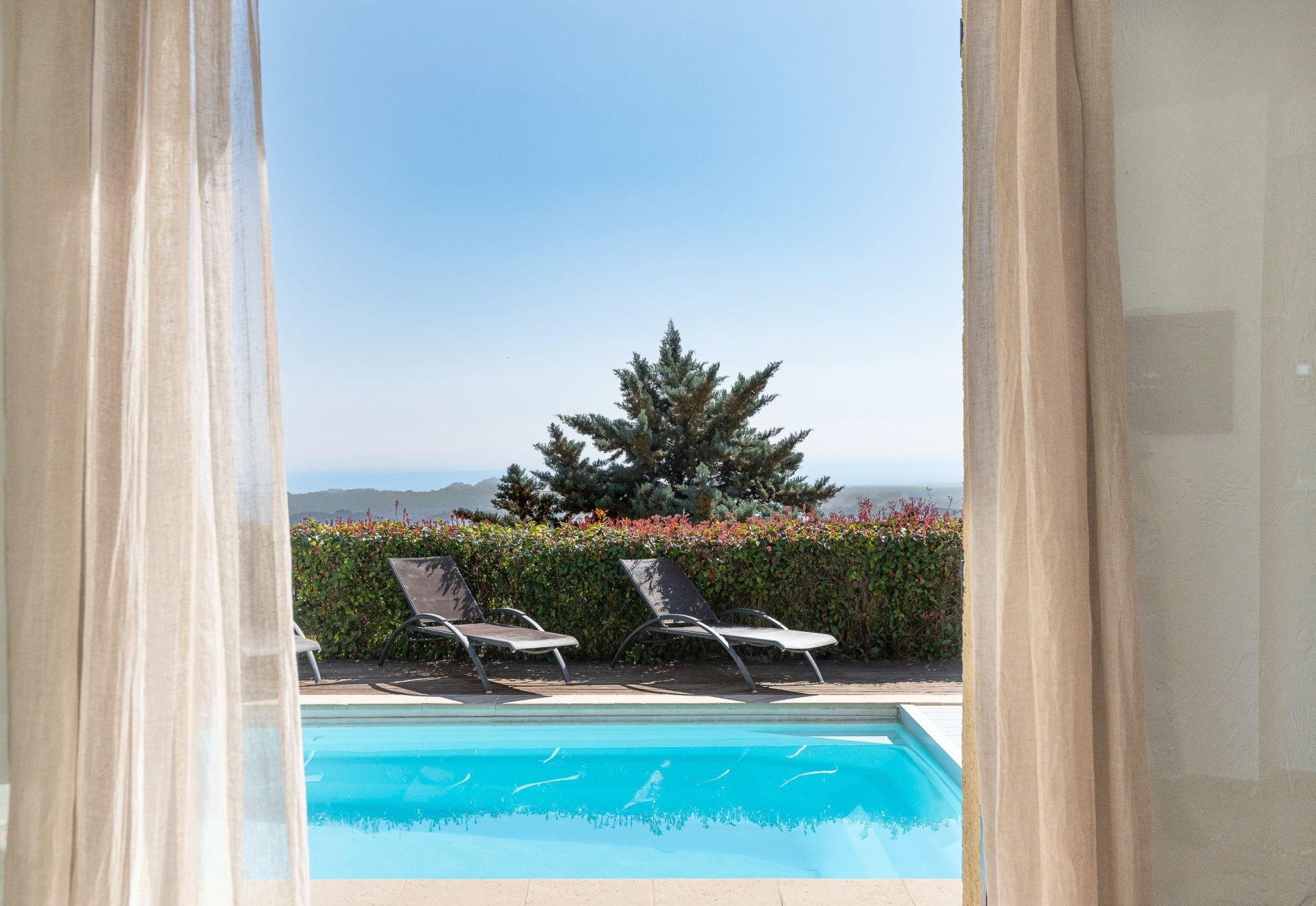 luxury provencale house 7 Rooms for sale on VENCE (06140)