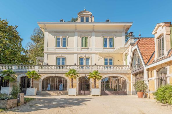 Sale Luxury house Saint-Didier-au-Mont-d'Or 16 Rooms 600 m²