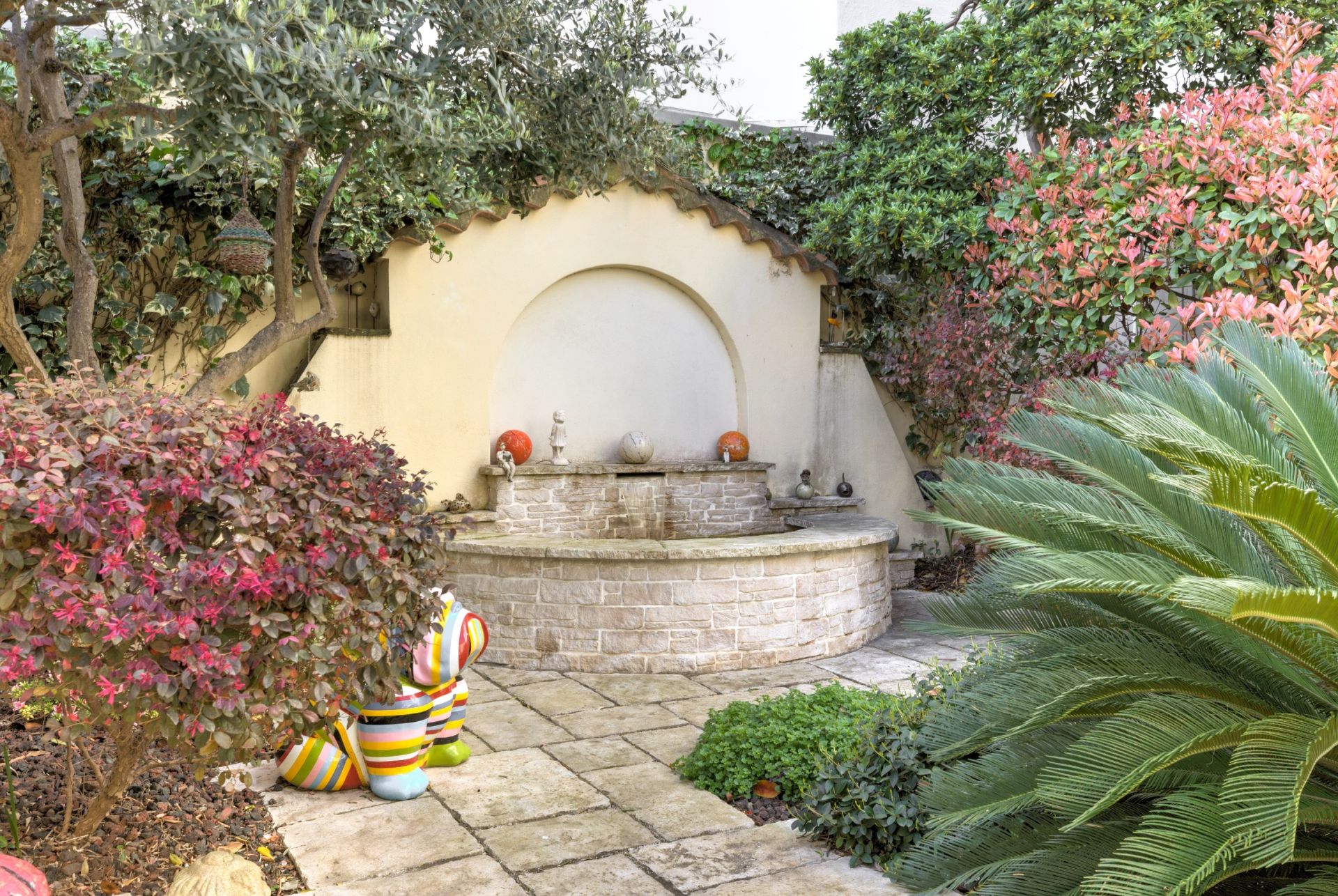 townhouse 6 Rooms for sale on CANNES (06400)