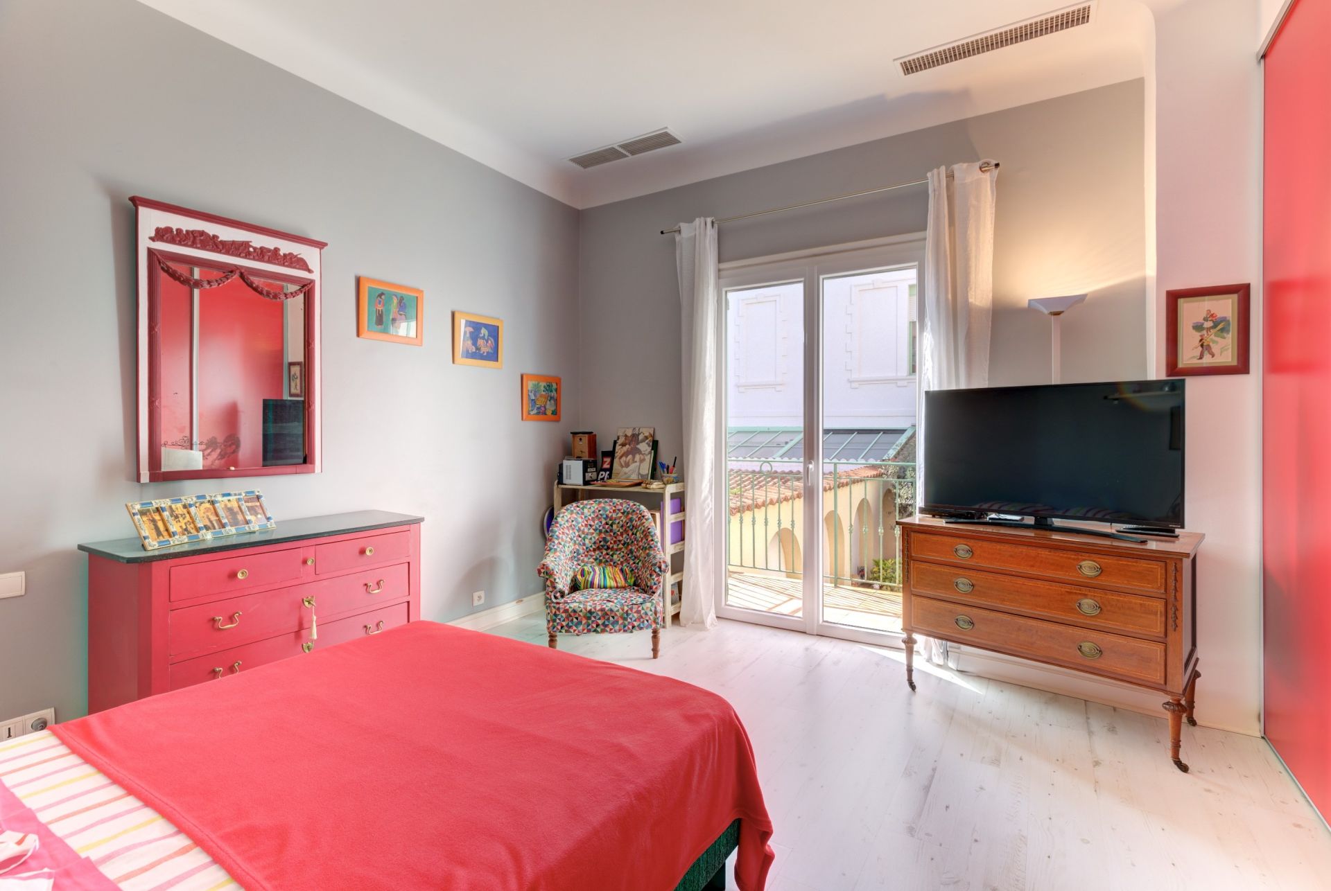 townhouse 6 Rooms for sale on CANNES (06400)