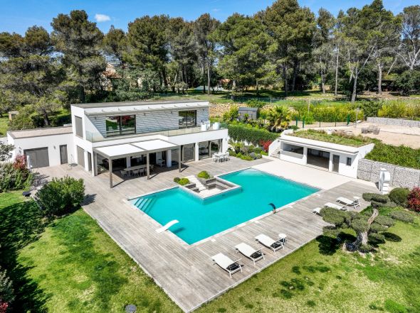 Vente Maison de luxe Aix-en-Provence 6 Pièces 300 m²