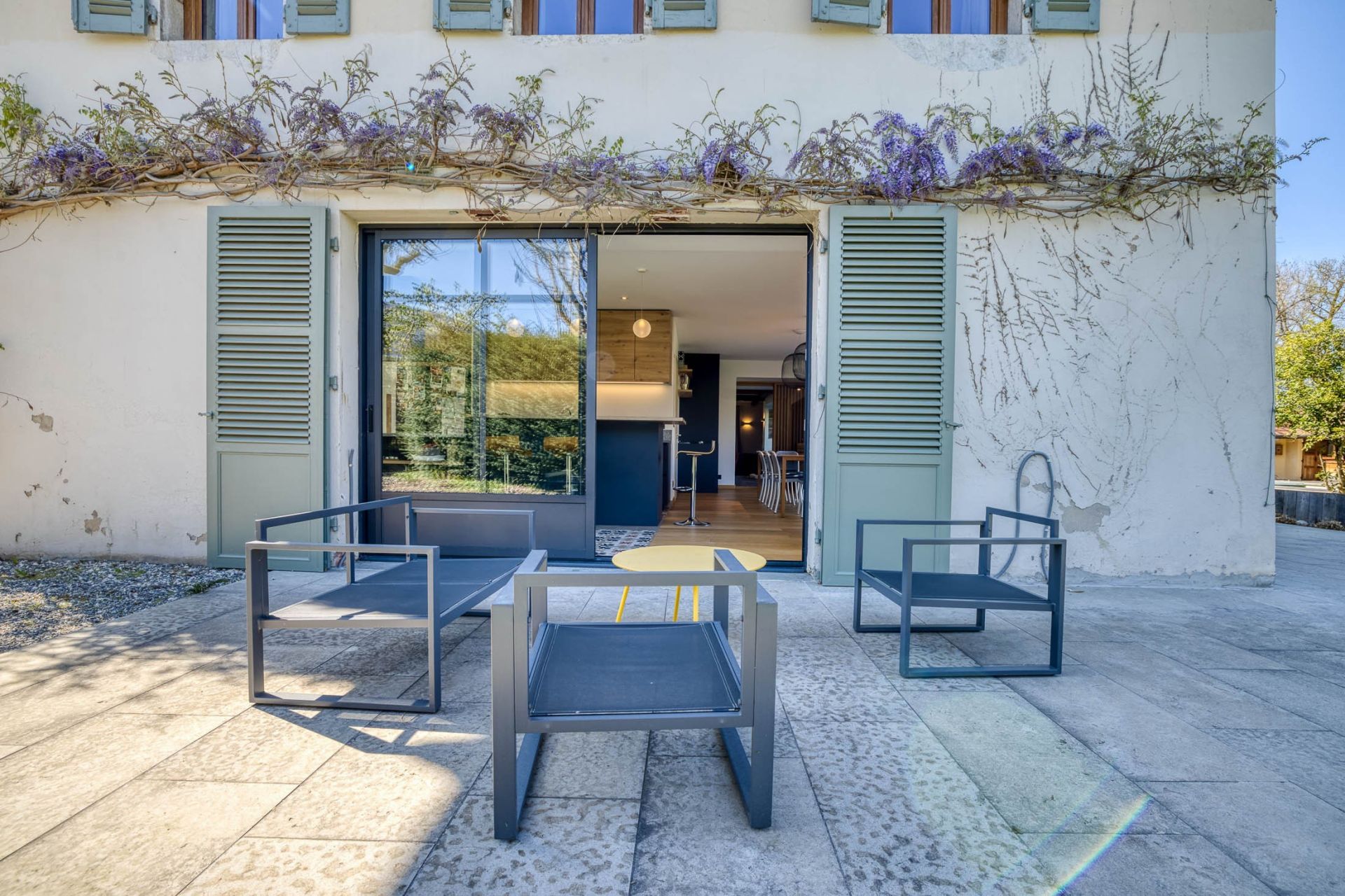 luxury house 8 Rooms for sale on ST JORIOZ (74410)