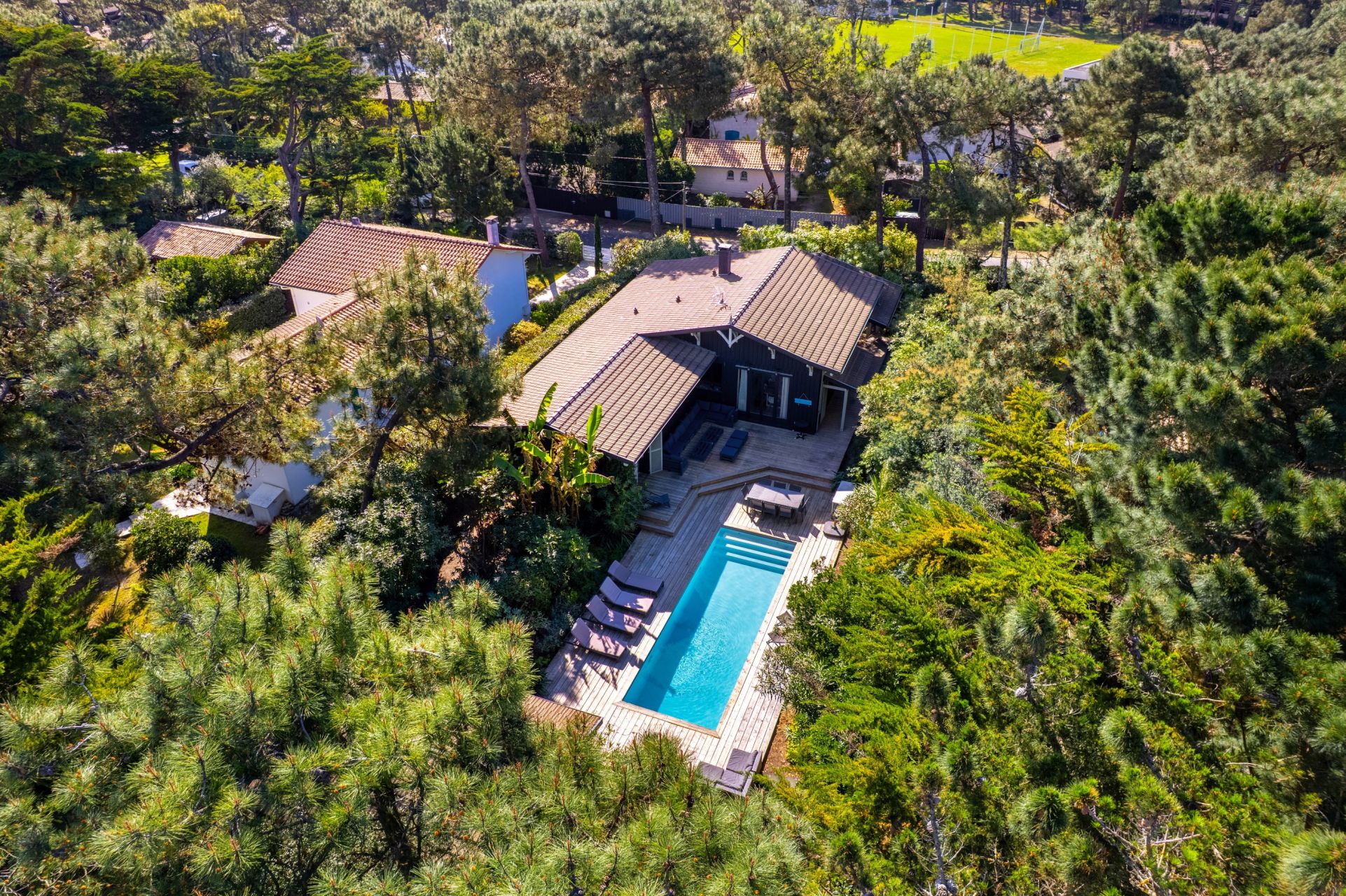 luxury house 7 Rooms for sale on CAP FERRET (33970)