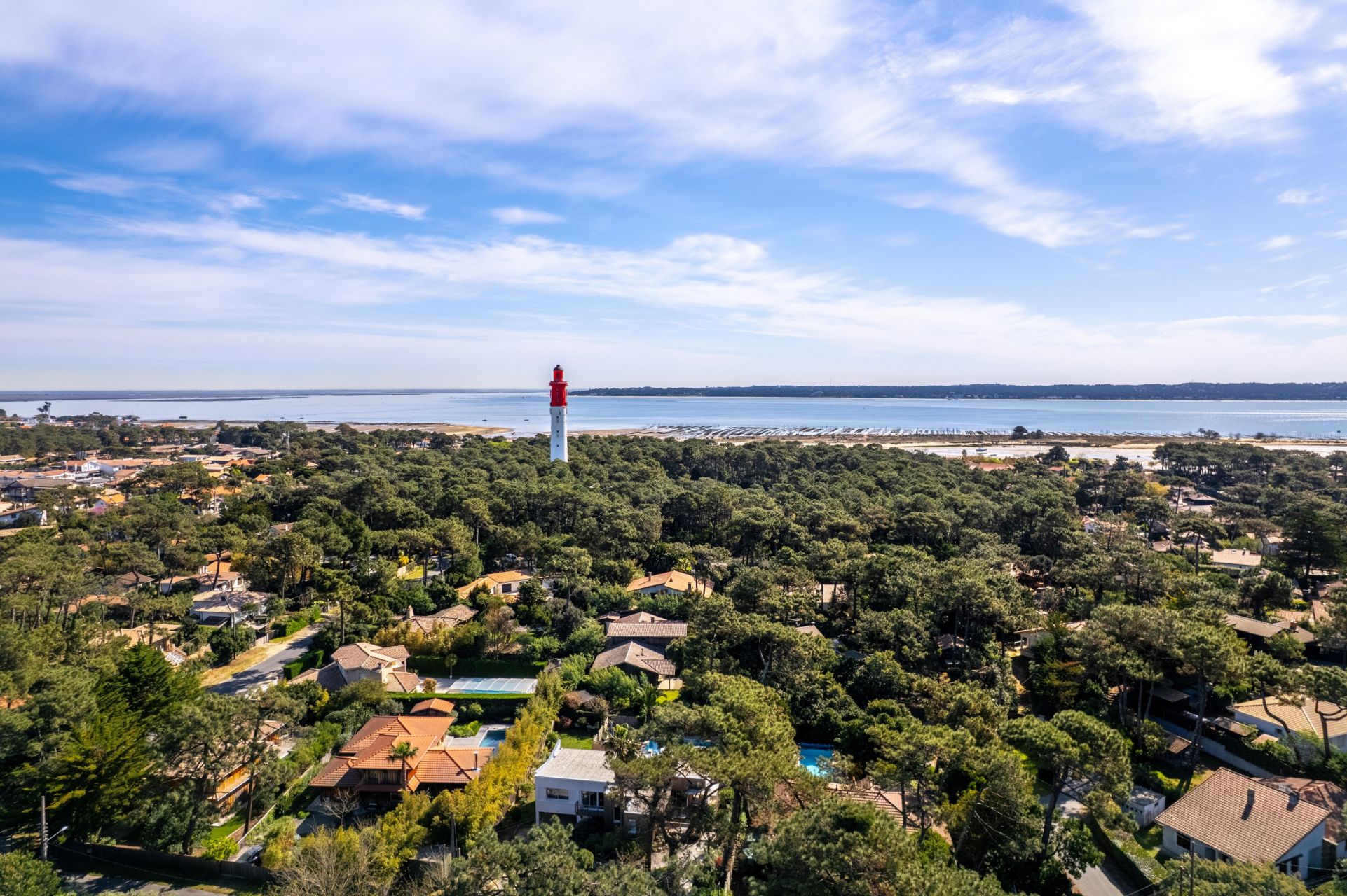 luxury house 7 Rooms for sale on CAP FERRET (33970)