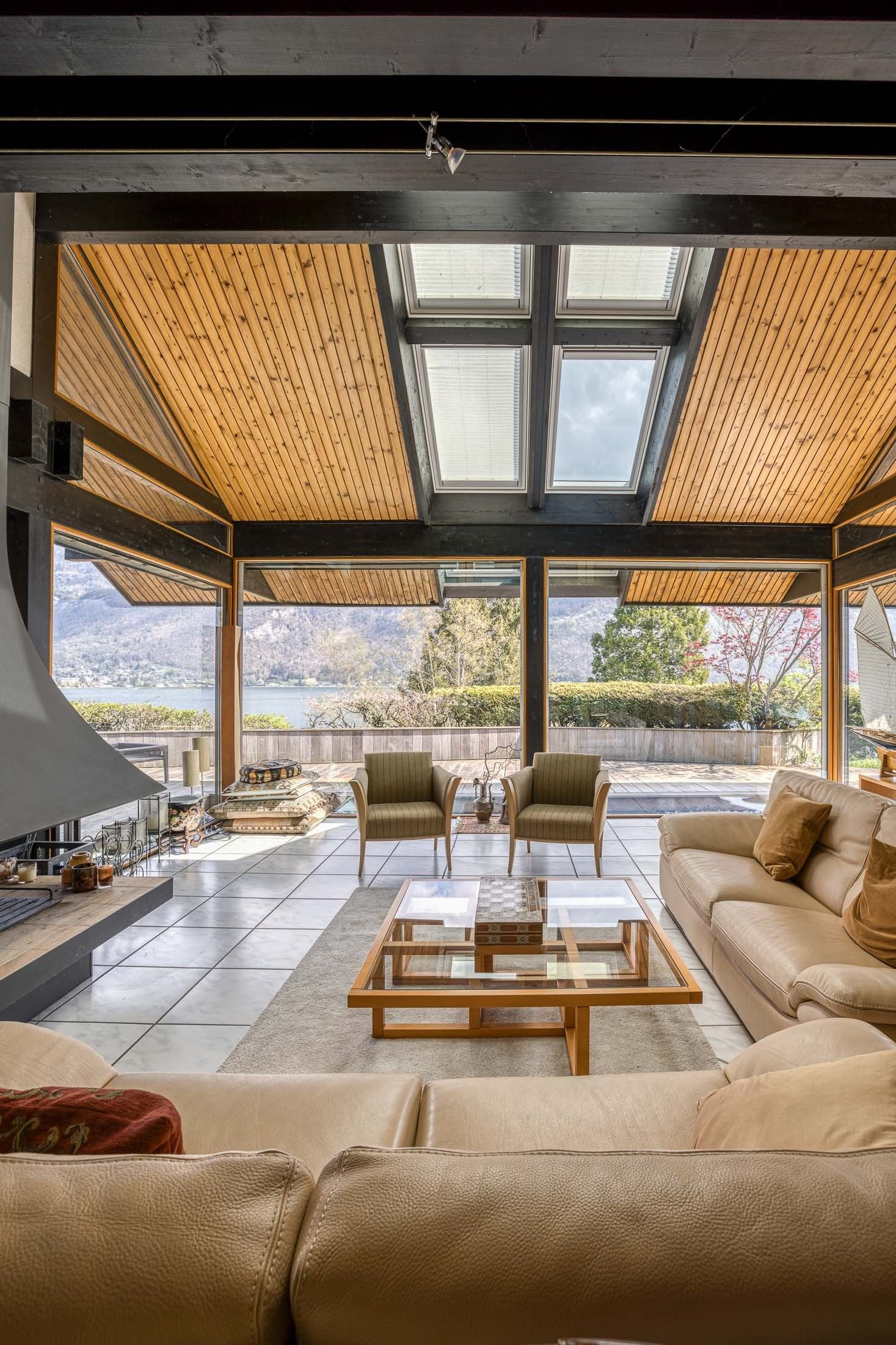 luxury house 9 Rooms for sale on DOUSSARD (74210)